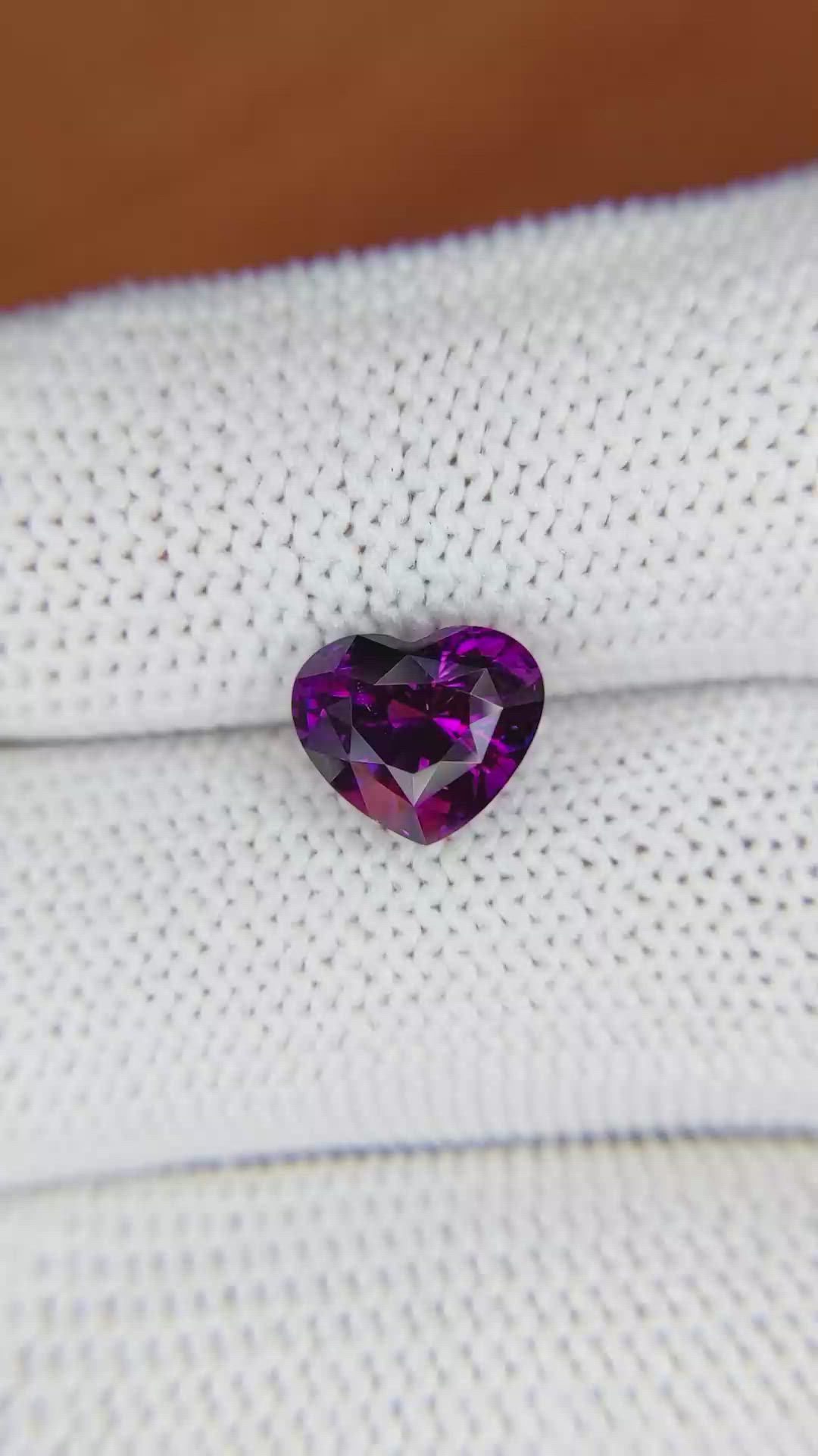 3.17 Ct. Pinkish Purple Sapphire from Ceylon (Sri Lanka) Size Video