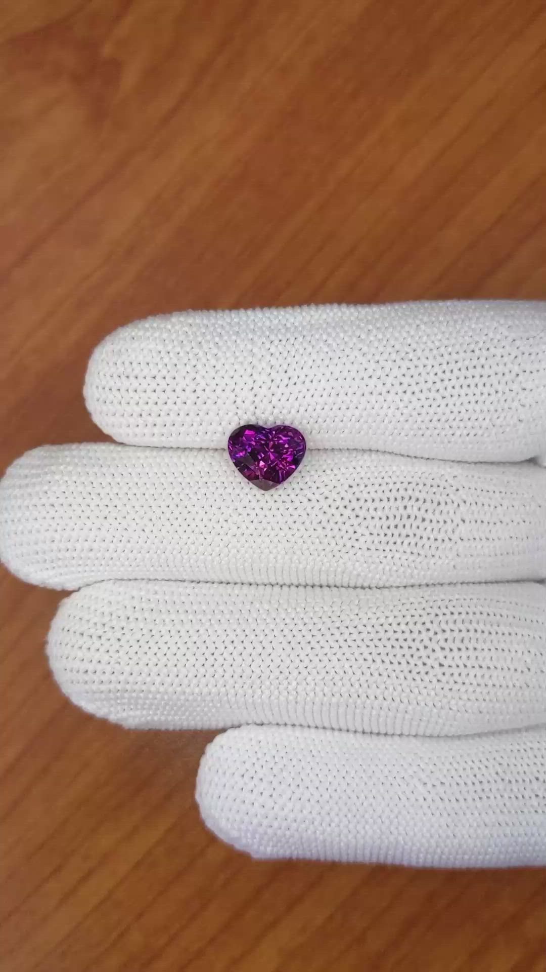 3.17 Ct. Pinkish Purple Sapphire from Ceylon (Sri Lanka) Size Video