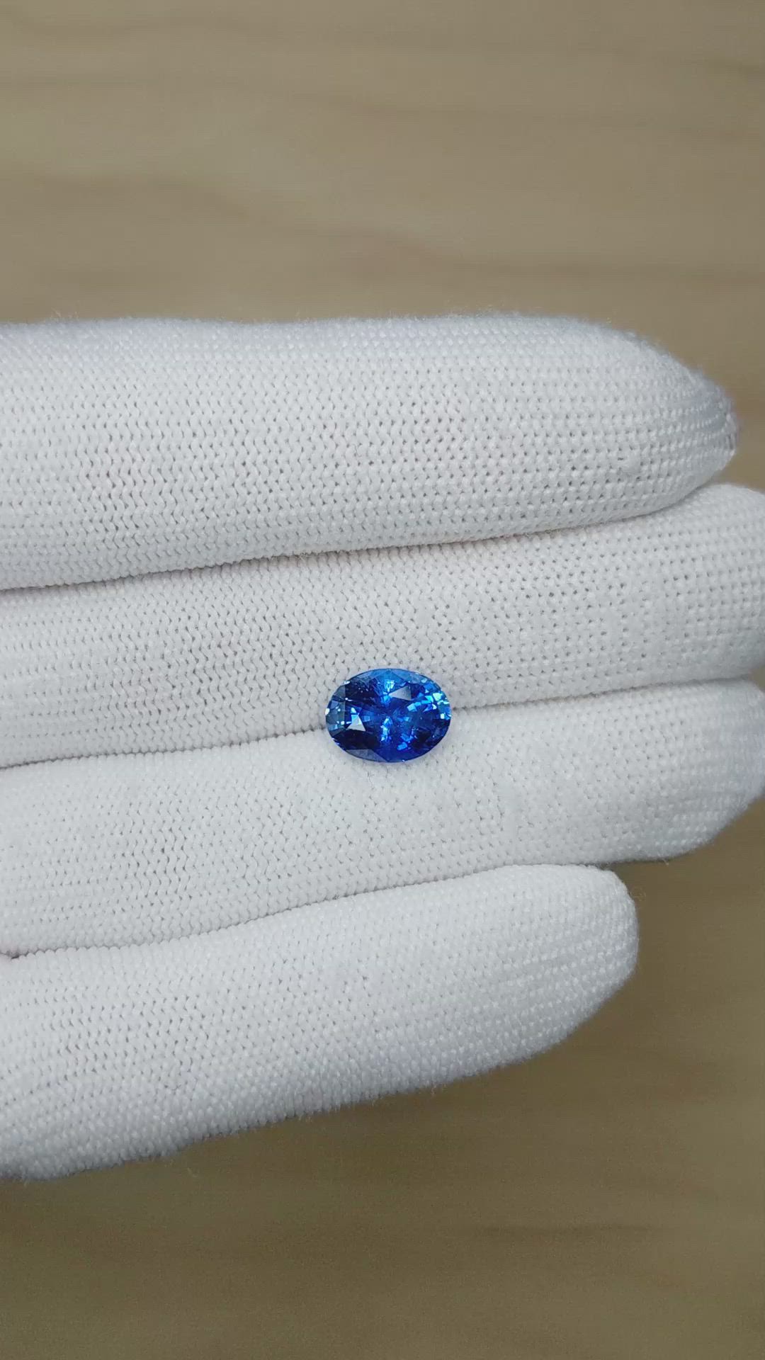 3.91 Ct. Blue Sapphire from Ceylon (Sri Lanka) Size Video