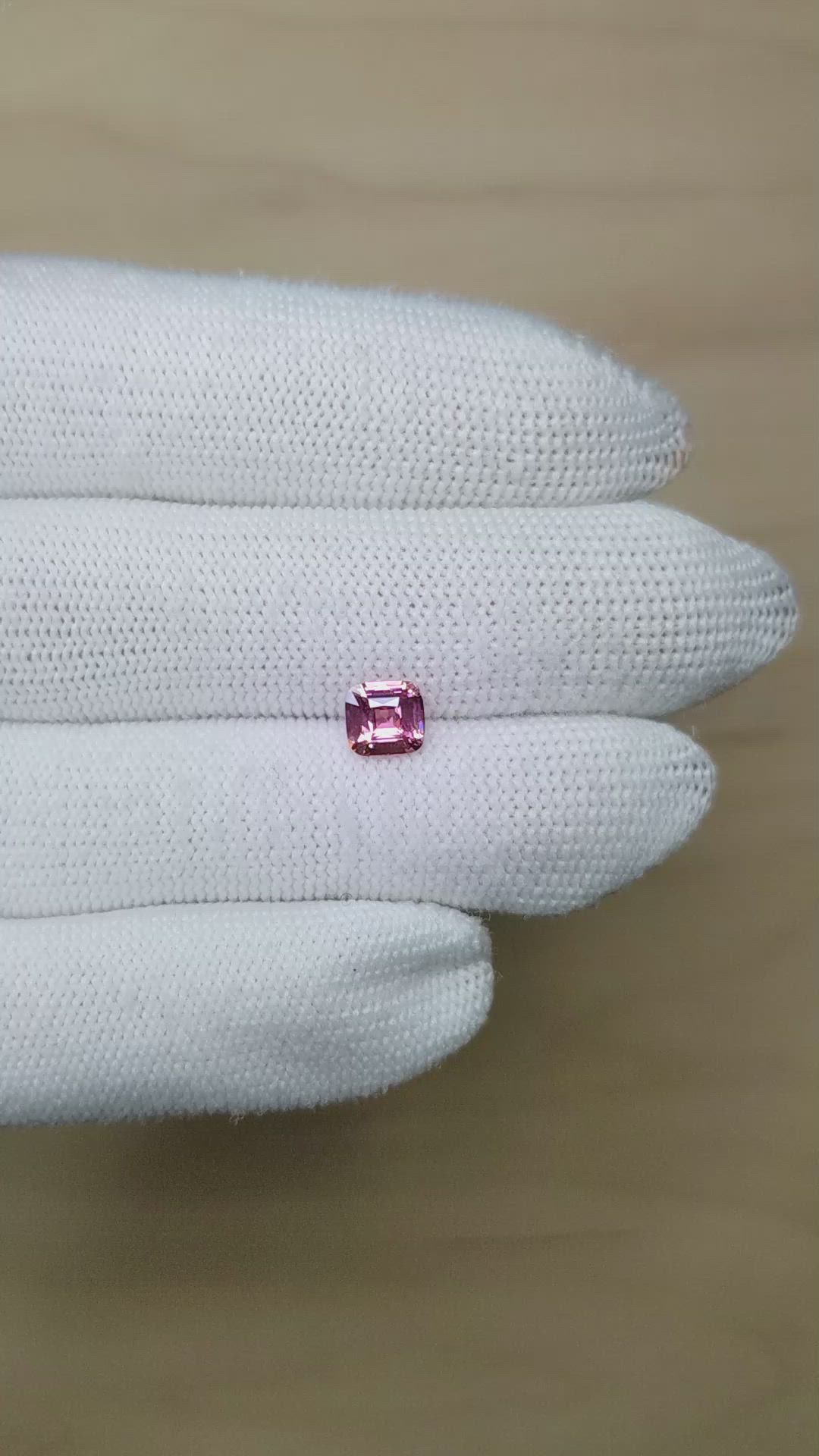 1.08 Ct. Padparadscha Sapphire from Ceylon (Sri Lanka) Size Video