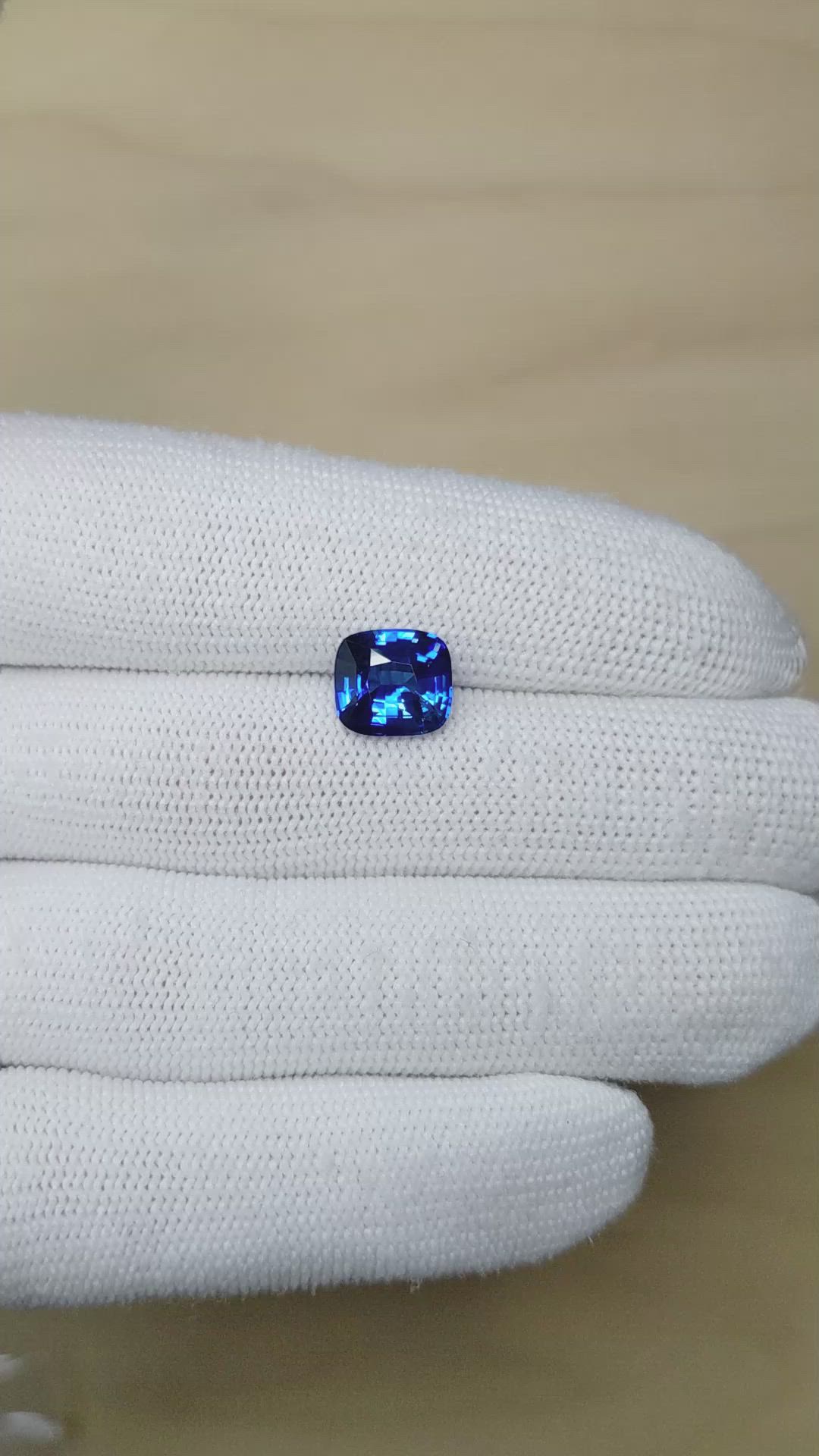4.29 Ct. Blue Sapphire from Ceylon (Sri Lanka) Size Video