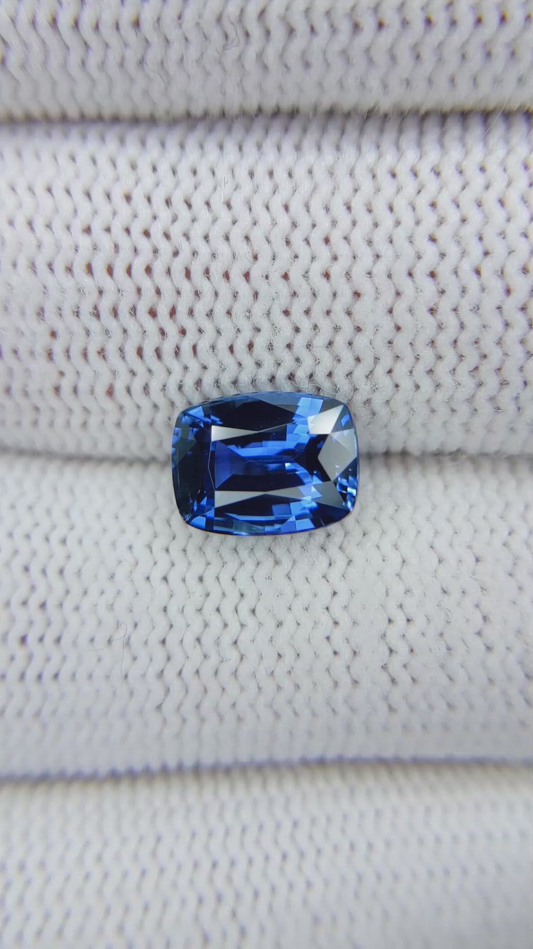 2.90 Ct. Blue Sapphire from Ceylon (Sri Lanka) Size Video