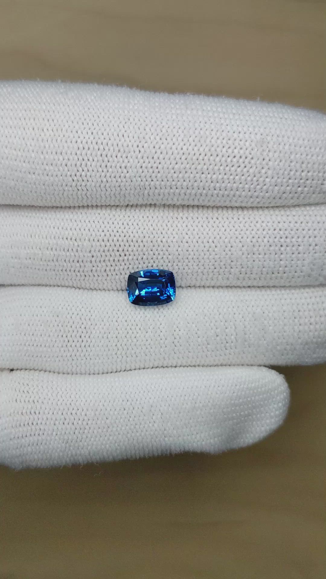 2.90 Ct. Blue Sapphire from Ceylon (Sri Lanka) Size Video