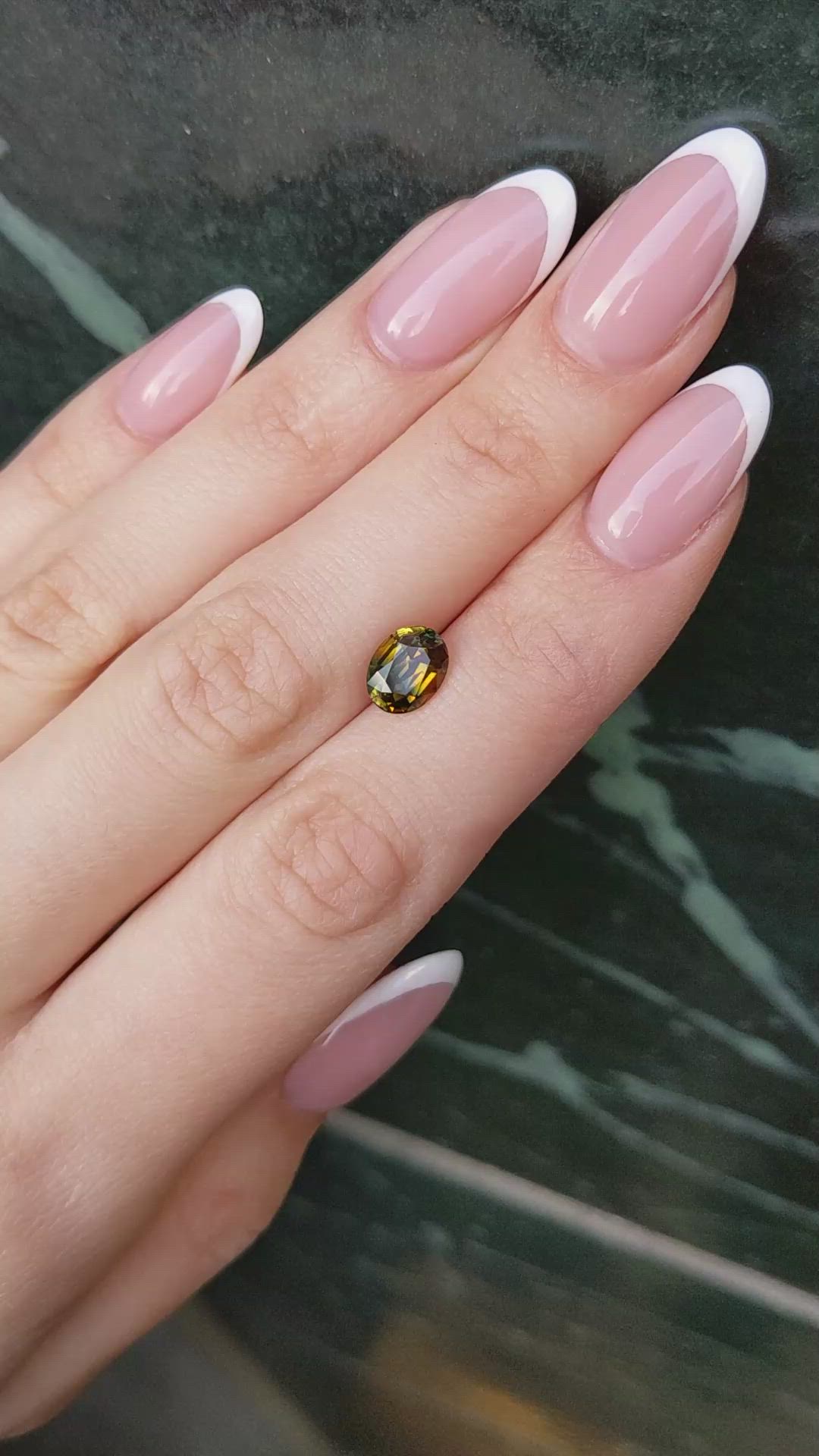 2.52 Ct. Bi Color Sapphire from Ceylon (Sri Lanka) Size Video