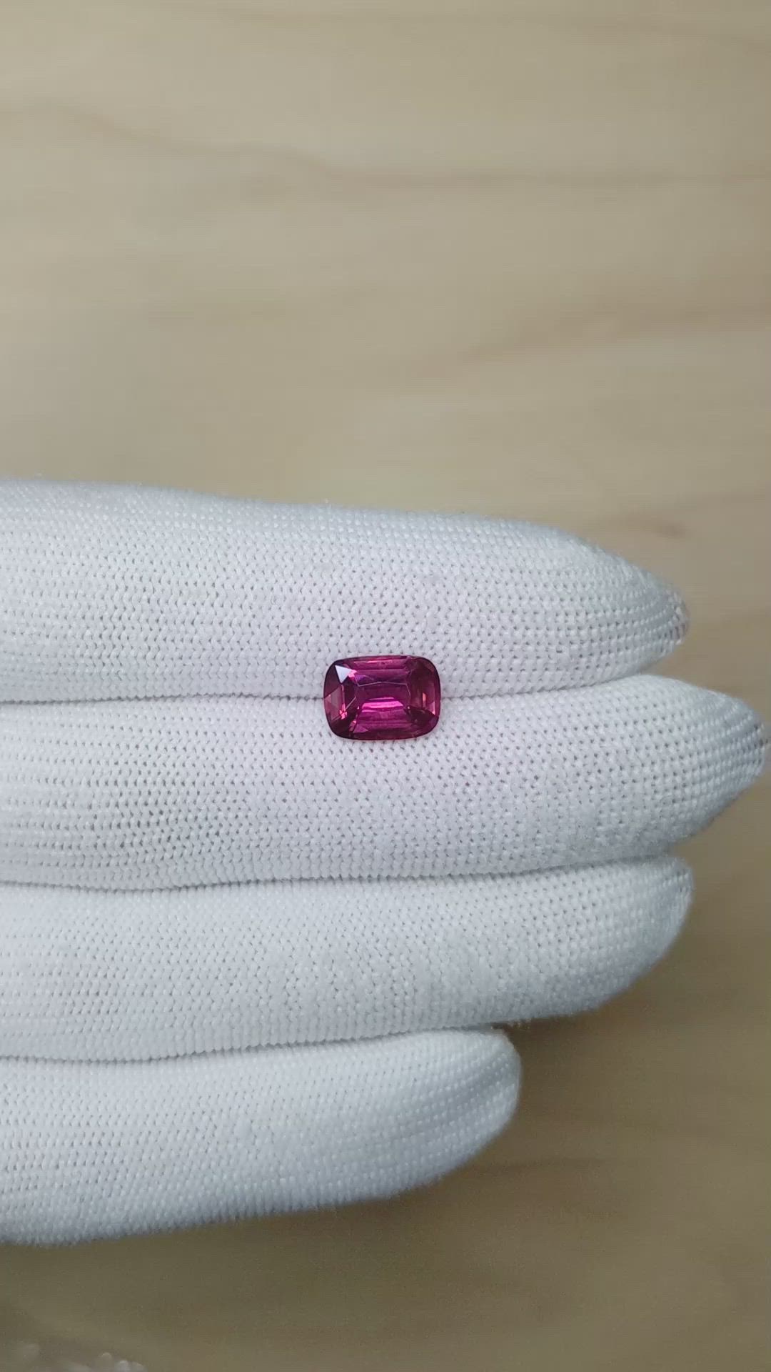 3.78 Ct. Purplish Pink Sapphire from Ceylon (Sri Lanka) Size Video