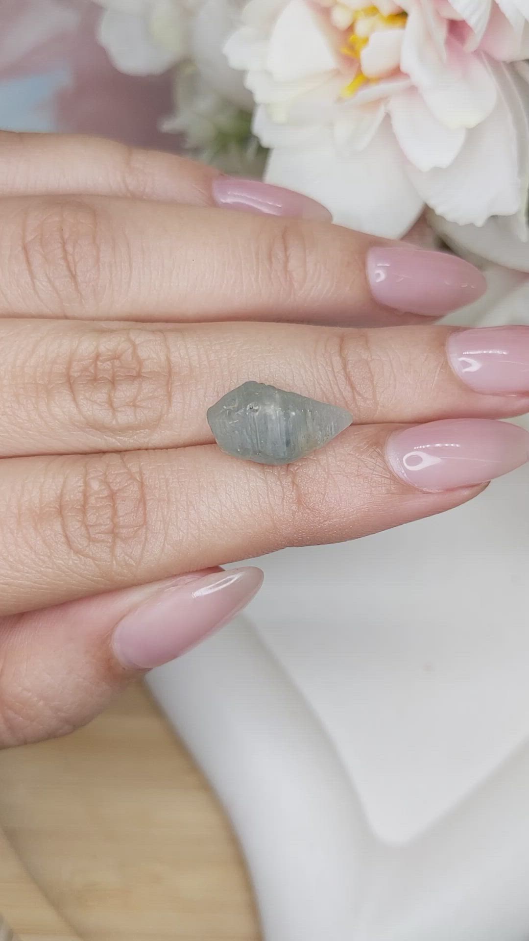 10.10 Ct. Green Sapphire Crystal from Ceylon (Sri Lanka) Size Video