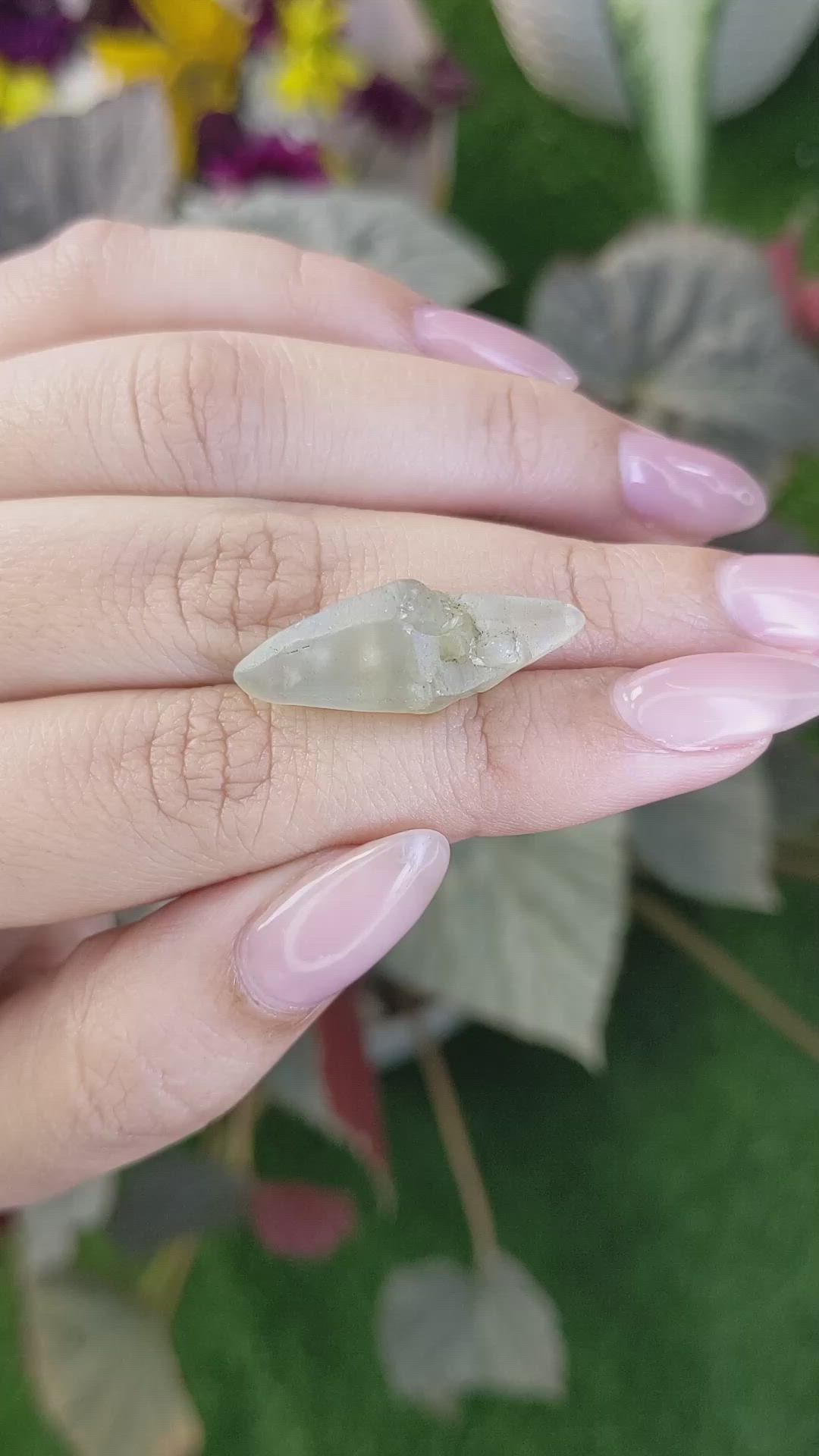 19.39 Ct. Yellow Sapphire Crystal from Ceylon (Sri Lanka) Size Video