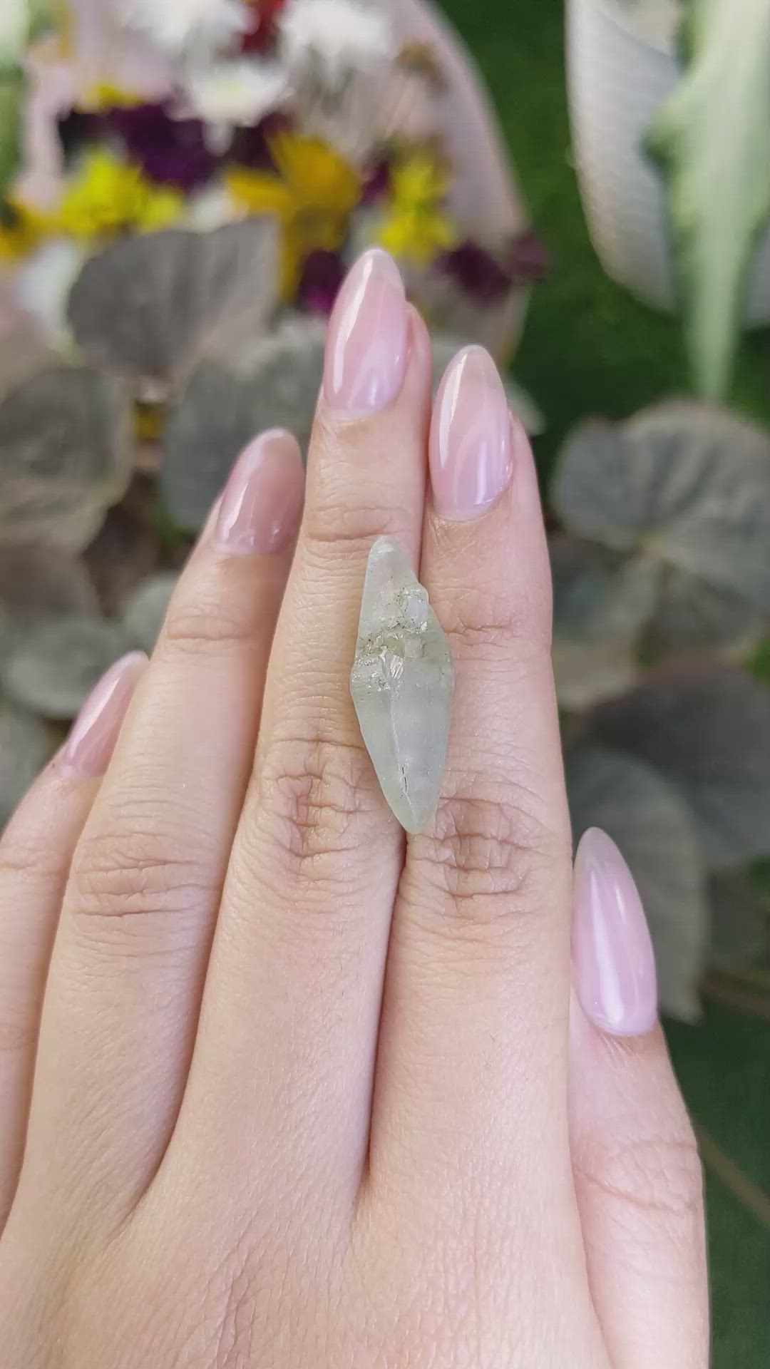 19.39 Ct. Yellow Sapphire Crystal from Ceylon (Sri Lanka) Size Video