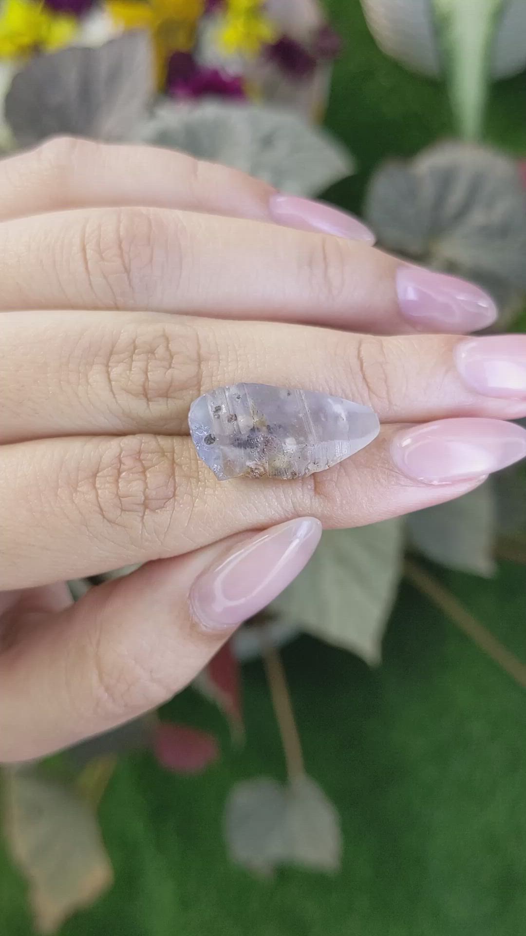 22.36 Ct. Bluish Grey Sapphire Crystal from Ceylon (Sri Lanka) Size Video