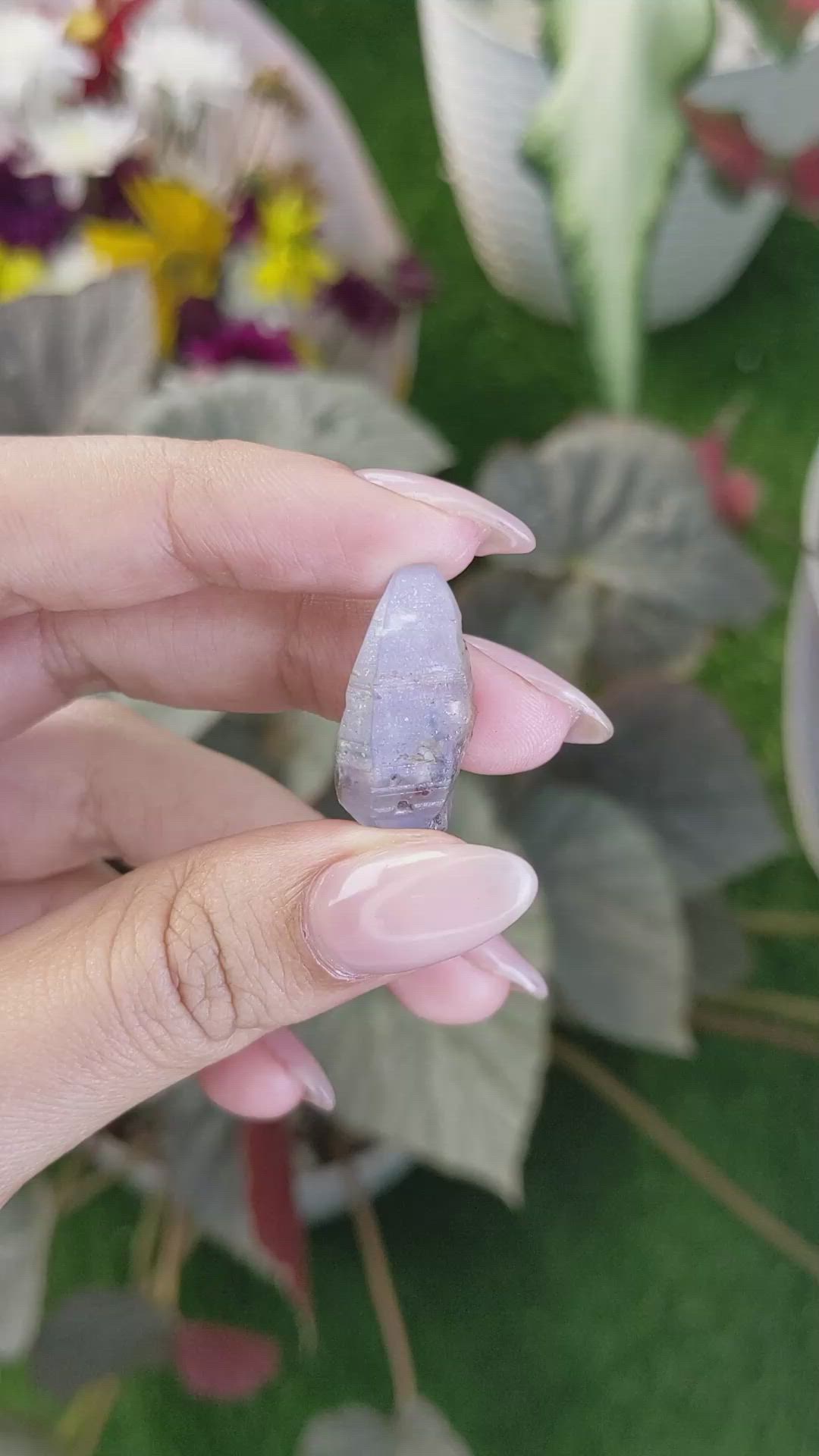22.36 Ct. Bluish Grey Sapphire Crystal from Ceylon (Sri Lanka) Size Video