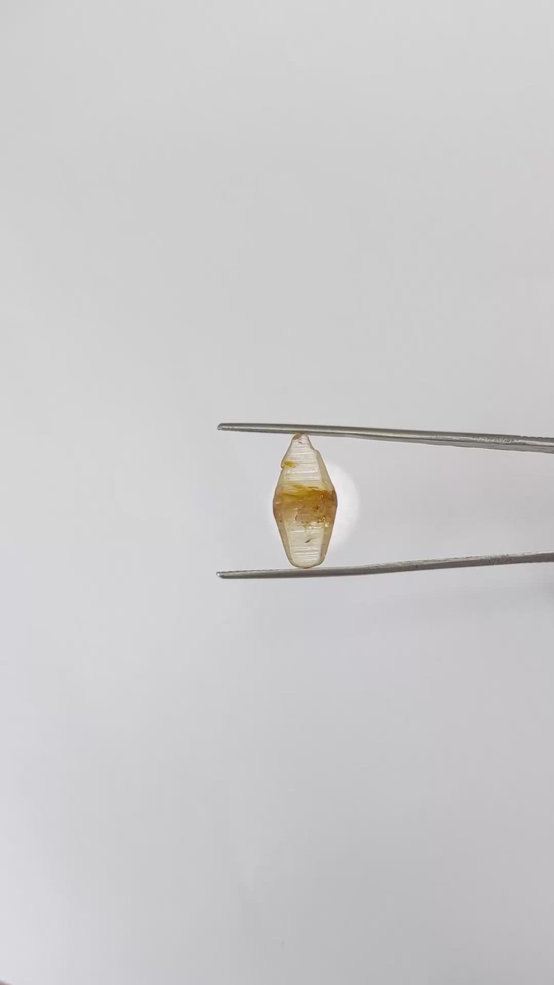 10.10 Ct. Yellow Sapphire Crystal from Ceylon (Sri Lanka) Size Video