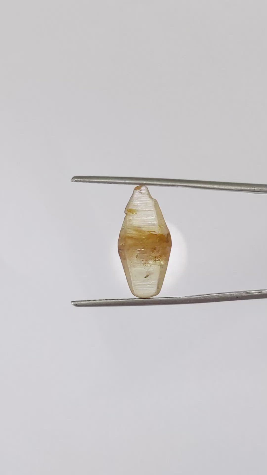 10.10 Ct. Yellow Sapphire Crystal from Ceylon (Sri Lanka) Size Video