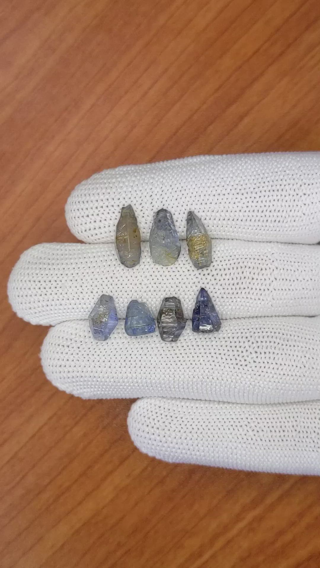 17.82 Ct. Blue Sapphire Crystal from Ceylon (Sri Lanka) Size Video
