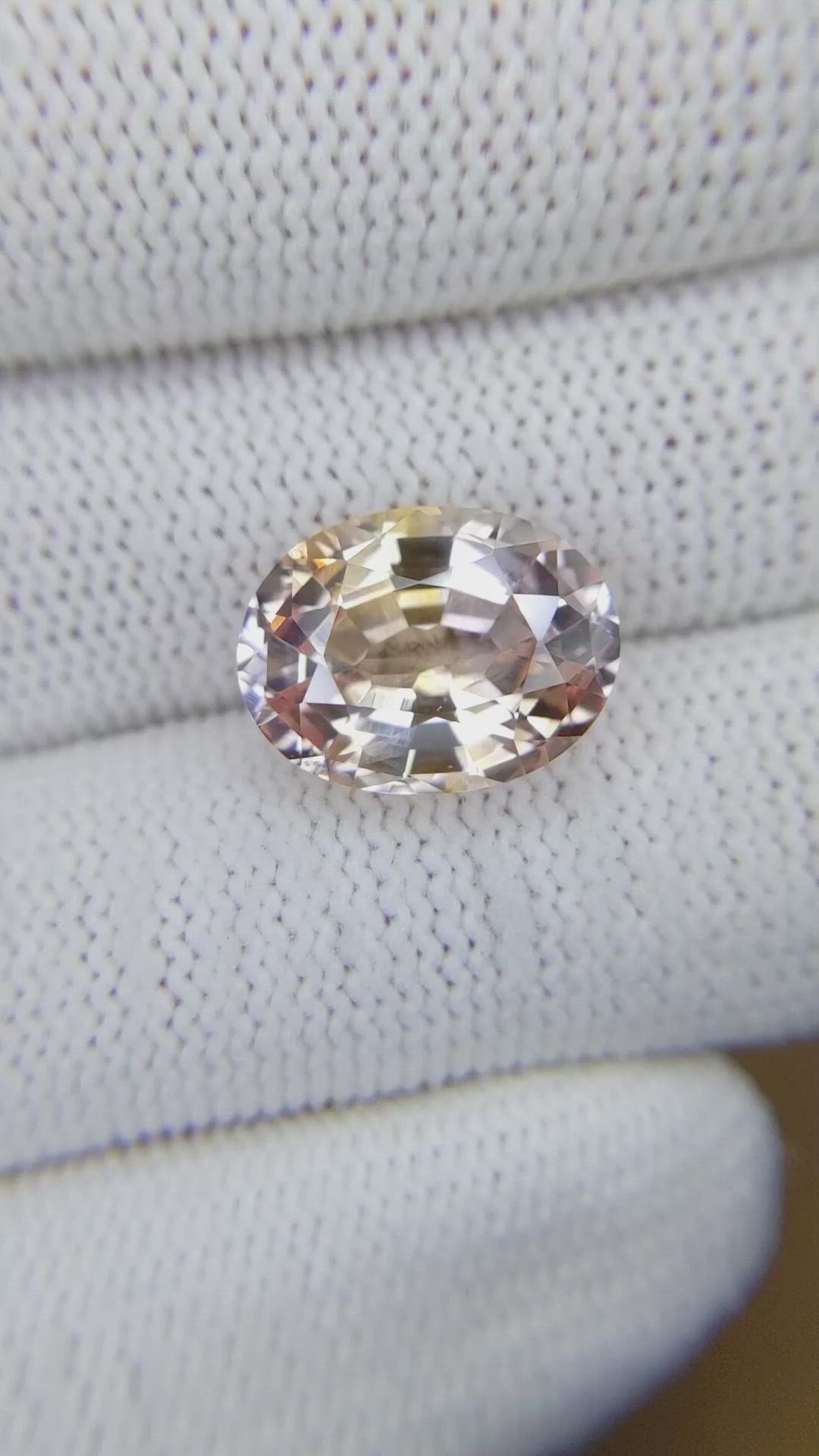 7.78 Ct. Padparadscha Sapphire from Ceylon (Sri Lanka) Size Video