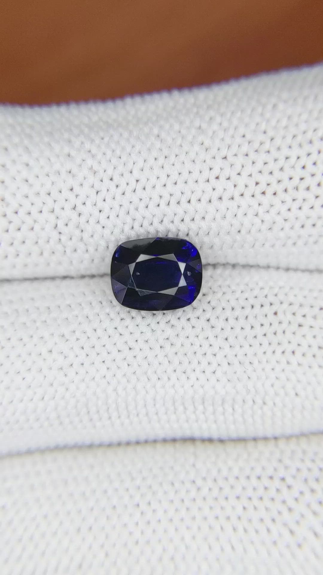 3.09 Ct. Blue Sapphire from Ceylon (Sri Lanka) Size Video