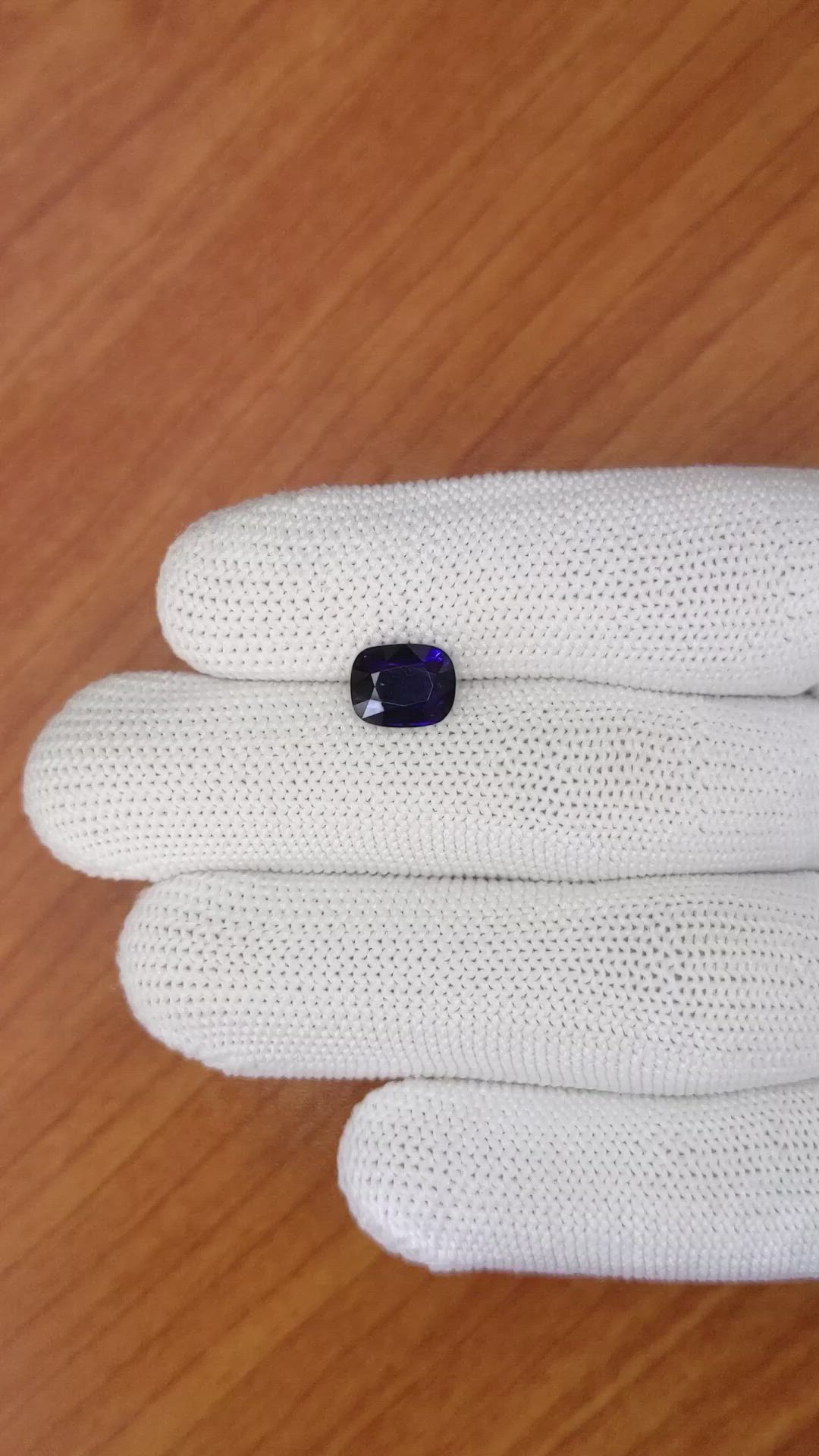 3.09 Ct. Blue Sapphire from Ceylon (Sri Lanka) Size Video