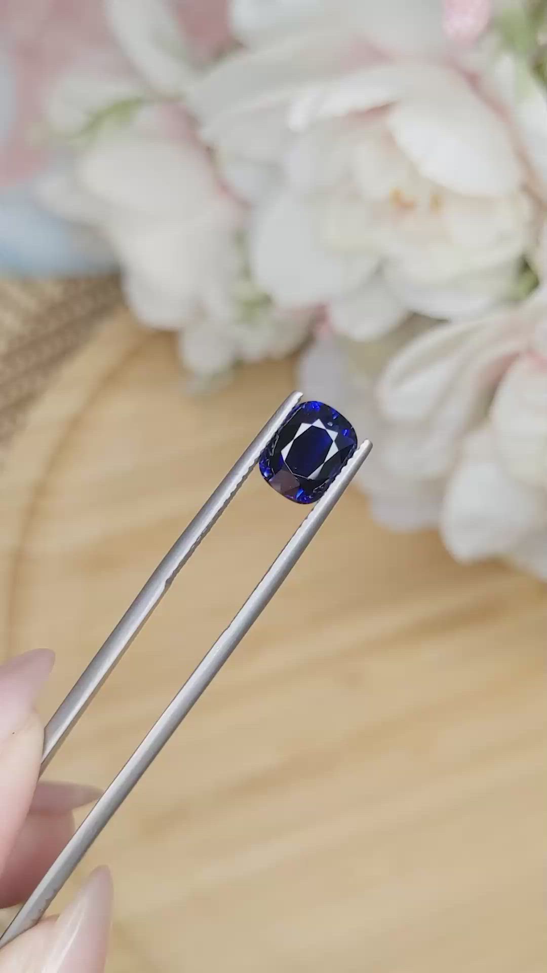 3.09 Ct. Blue Sapphire from Ceylon (Sri Lanka) Size Video