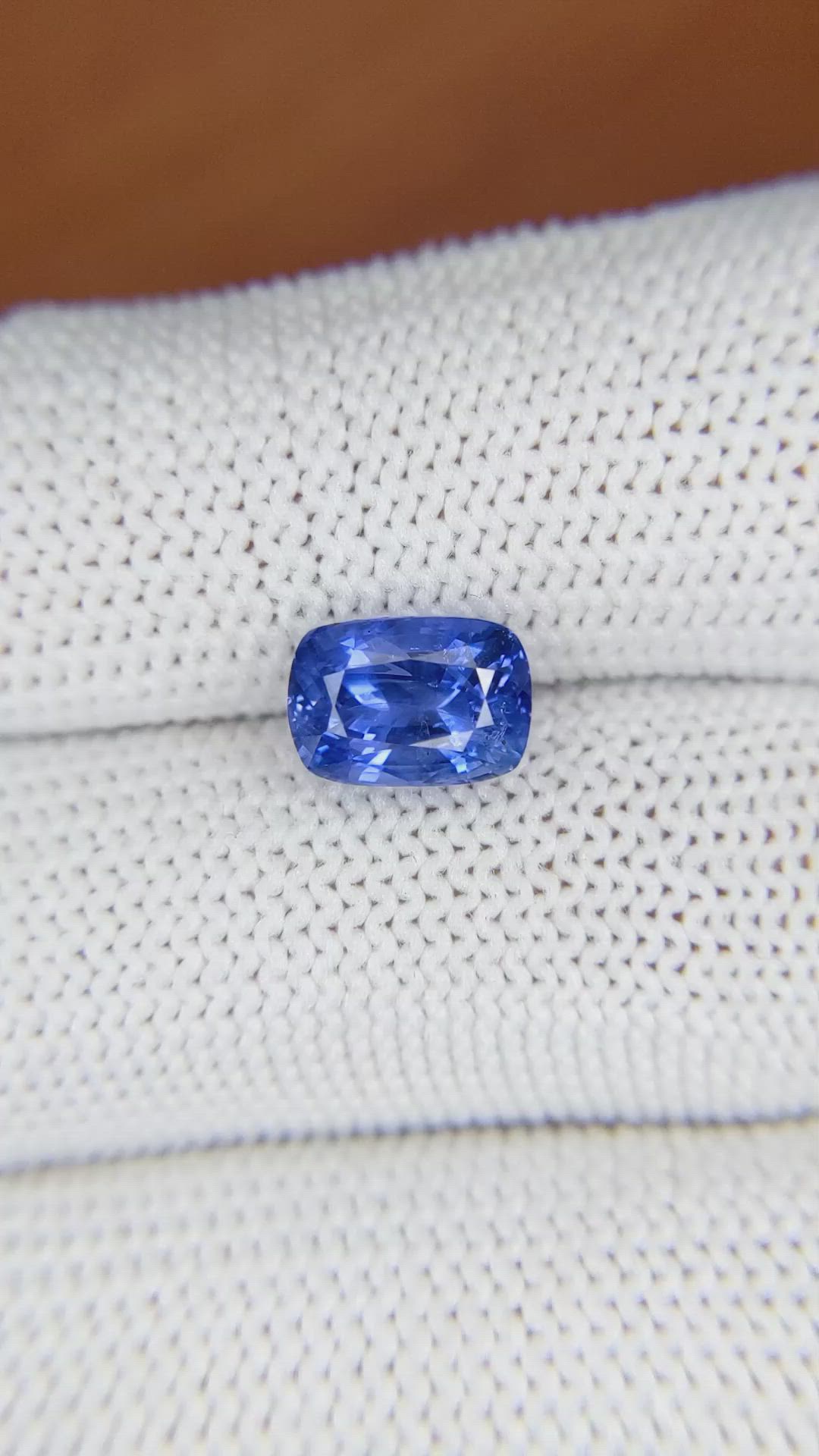 3.03 Ct. Blue Sapphire from Ceylon (Sri Lanka) Size Video