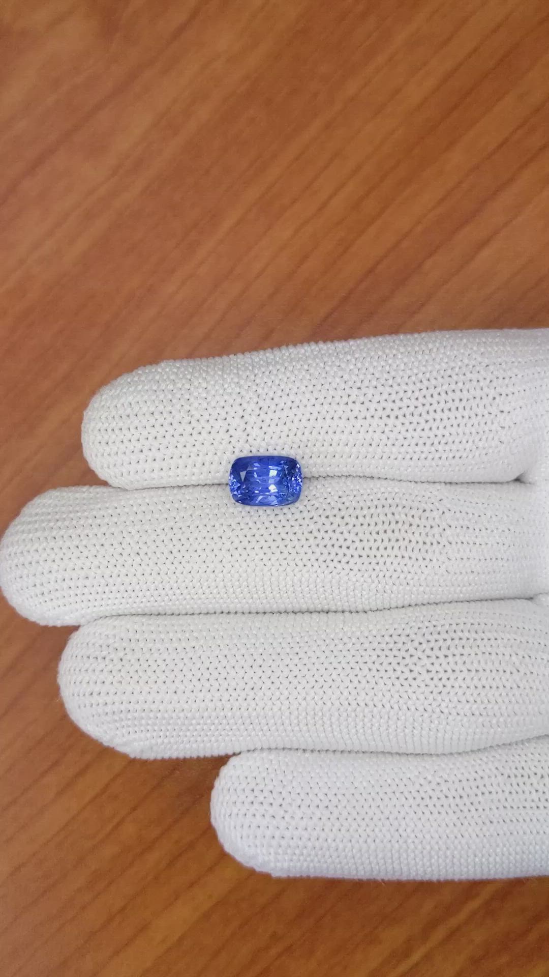 3.03 Ct. Blue Sapphire from Ceylon (Sri Lanka) Size Video