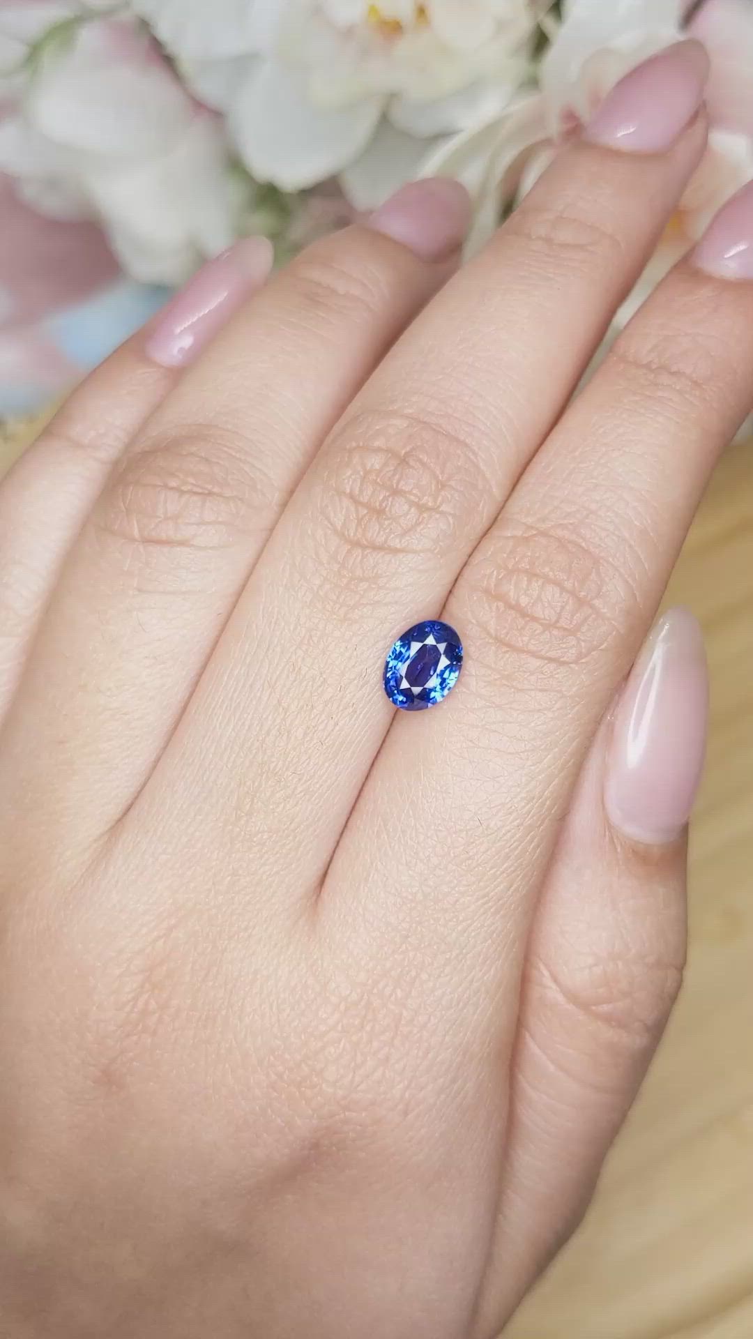 1.55 Ct. Blue Sapphire from Ceylon (Sri Lanka) Size Video