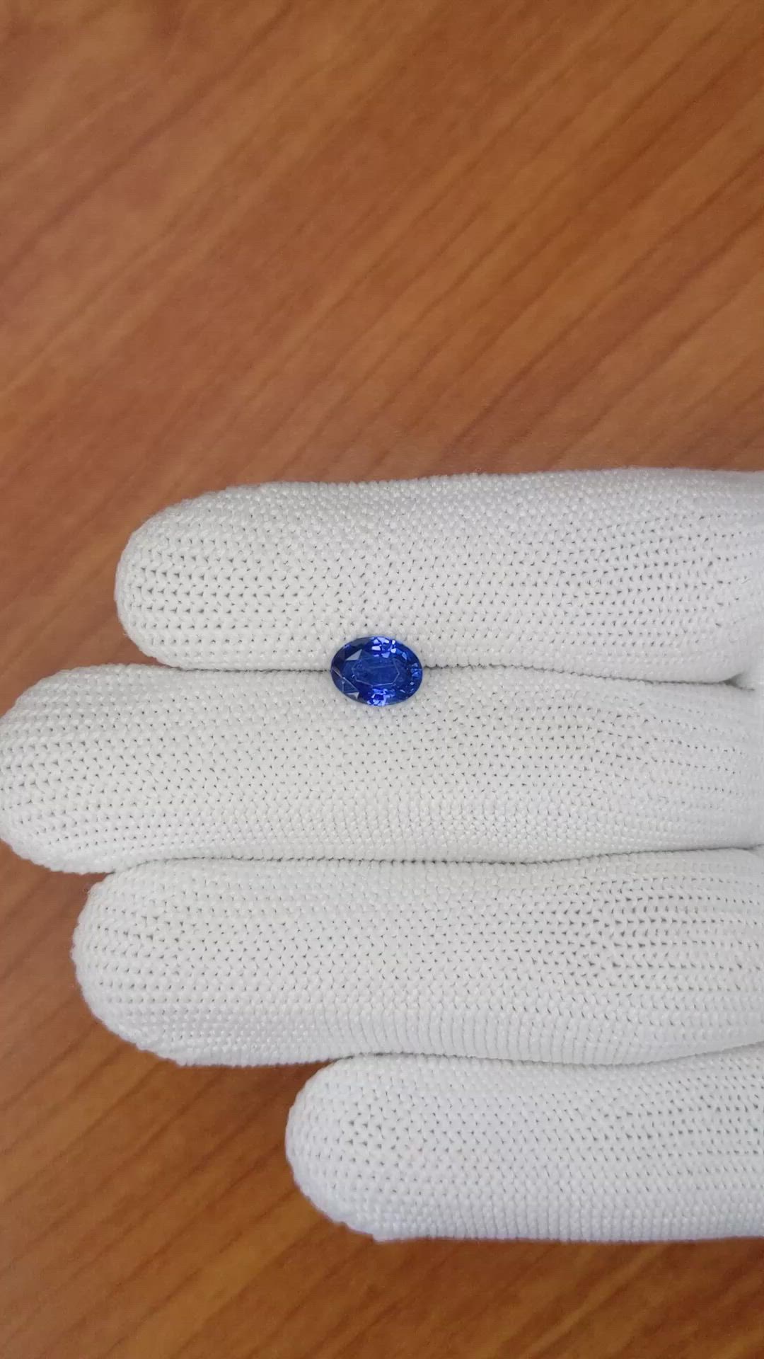 1.55 Ct. Blue Sapphire from Ceylon (Sri Lanka) Size Video