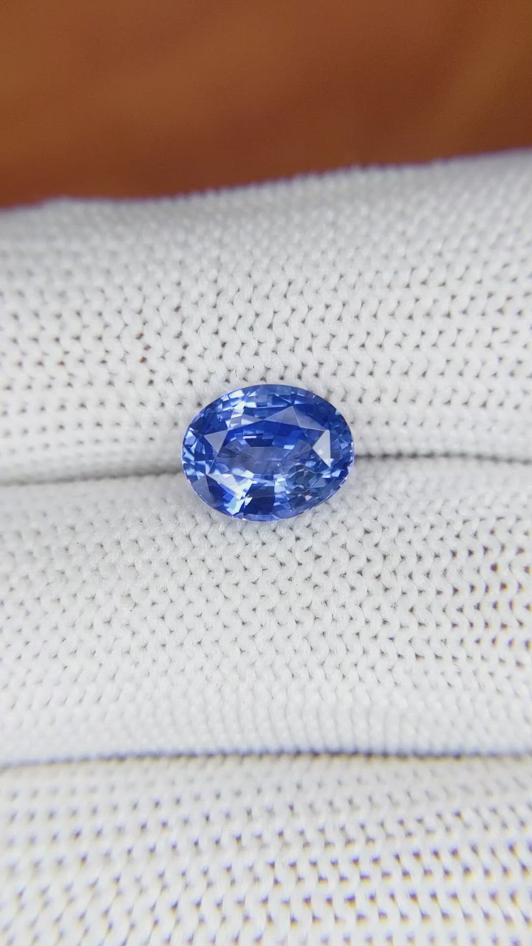 2.94 Ct. Blue Sapphire from Ceylon (Sri Lanka) Size Video