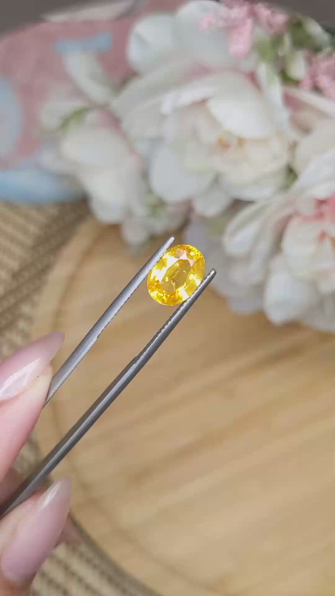 3.04 Ct. Orangish Yellow Sapphire from Ceylon (Sri Lanka) Size Video