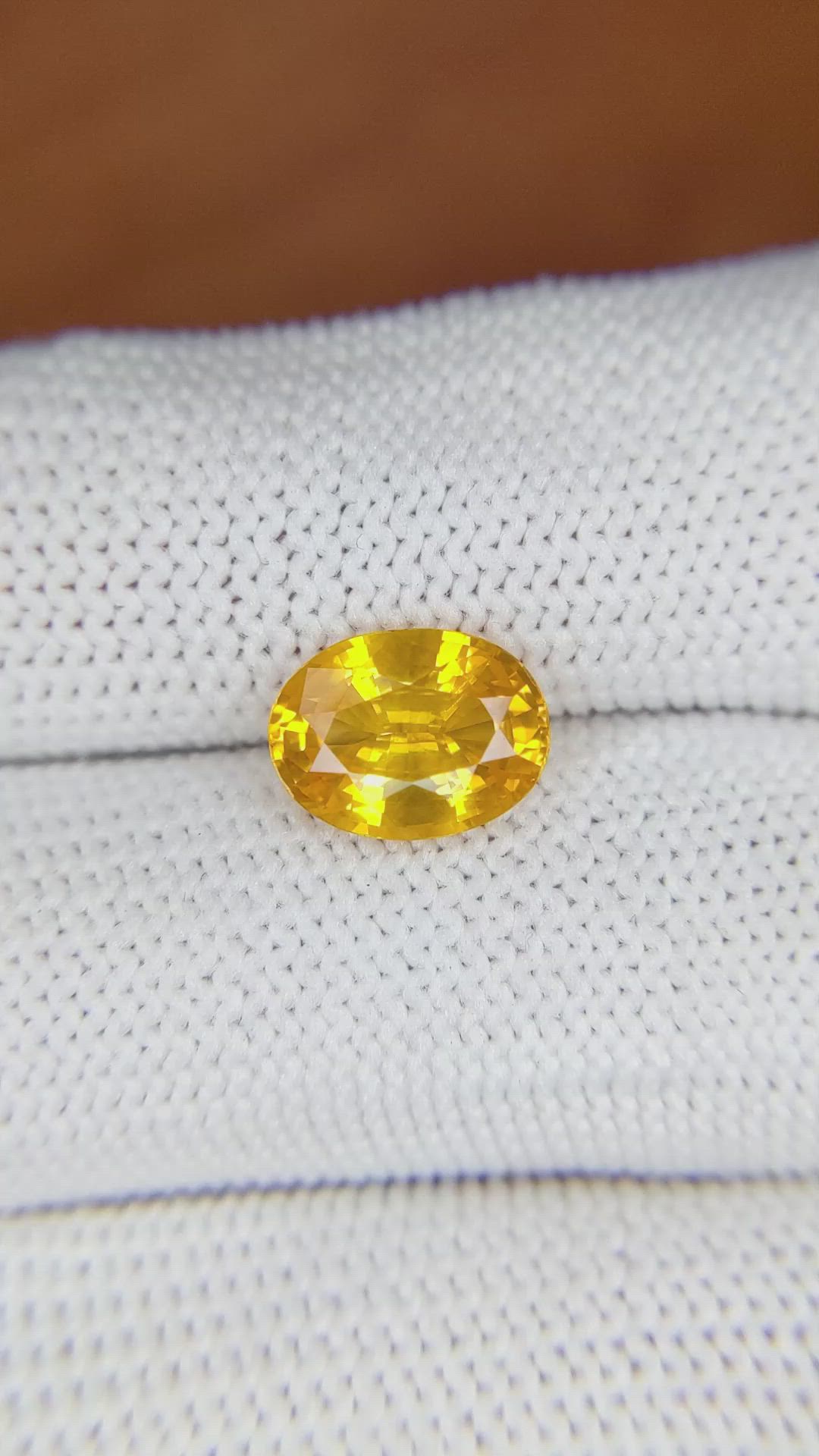 3.04 Ct. Orangish Yellow Sapphire from Ceylon (Sri Lanka) Size Video