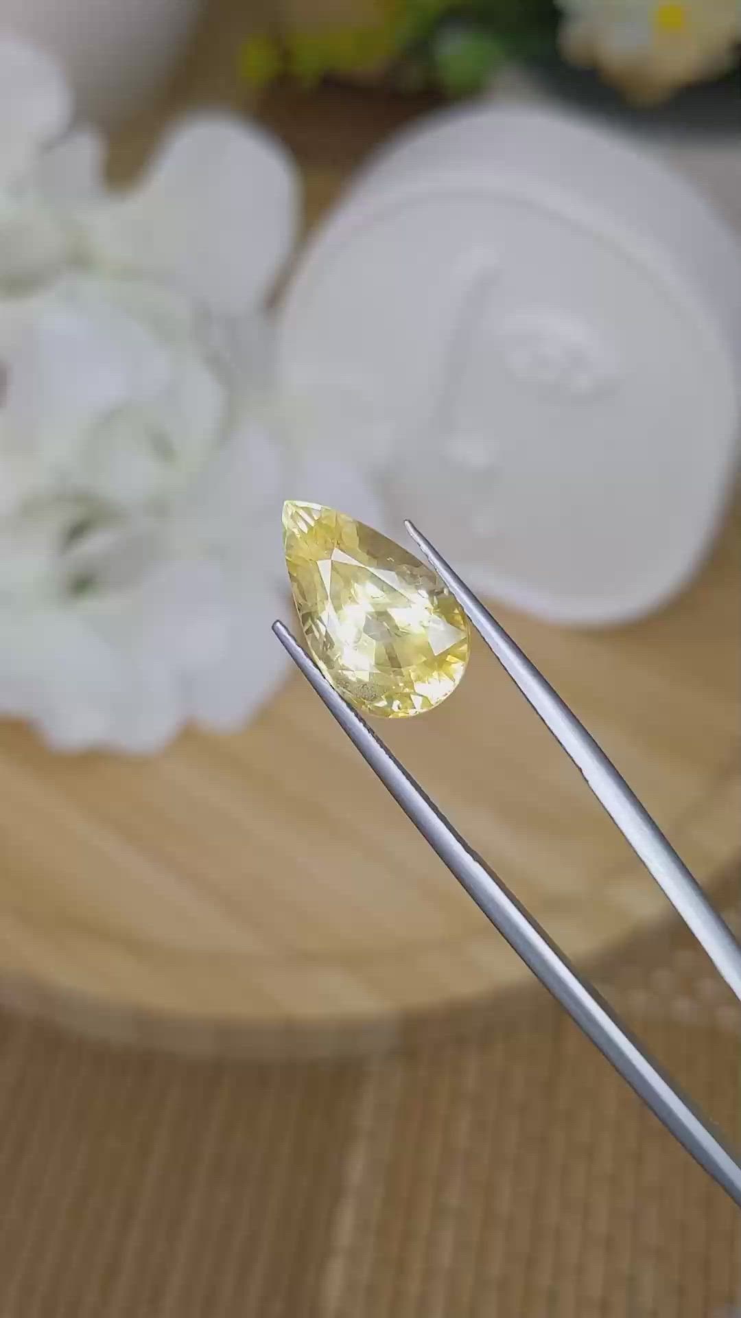 9.03 Ct. Yellow Sapphire from Ceylon (Sri Lanka) Size Video