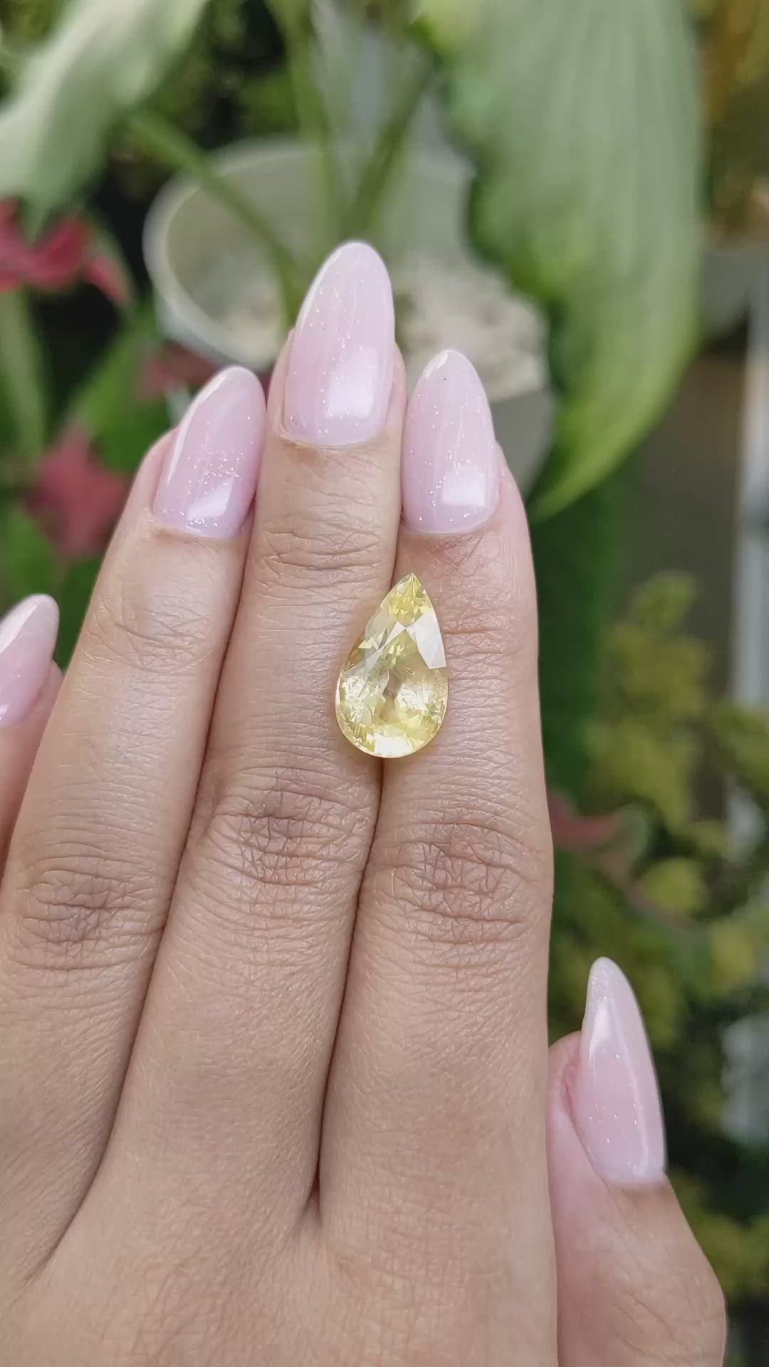 9.03 Ct. Yellow Sapphire from Ceylon (Sri Lanka) Size Video