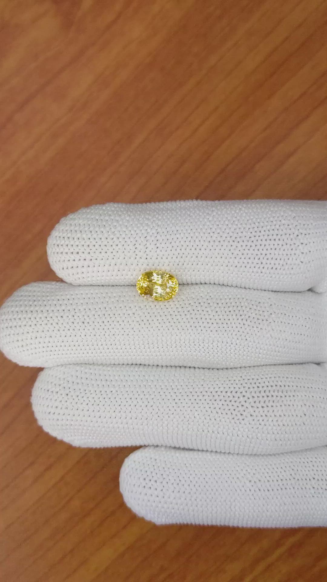 2.47 Ct. Orangish Yellow Sapphire from Ceylon (Sri Lanka) Size Video