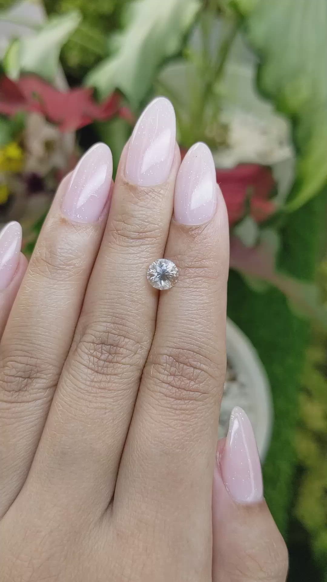 1.59 Ct. Grey Sapphire from Ceylon (Sri Lanka) Size Video