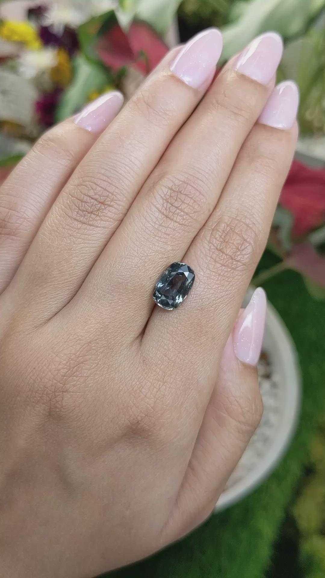 4.17 Ct. Bluish Green Sapphire from Ceylon (Sri Lanka) Size Video