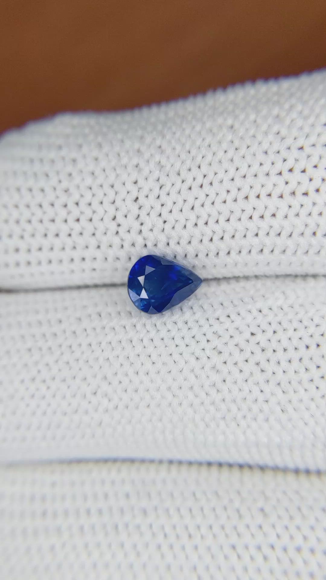 1.25 Ct. Blue Sapphire from Ceylon (Sri Lanka) Size Video