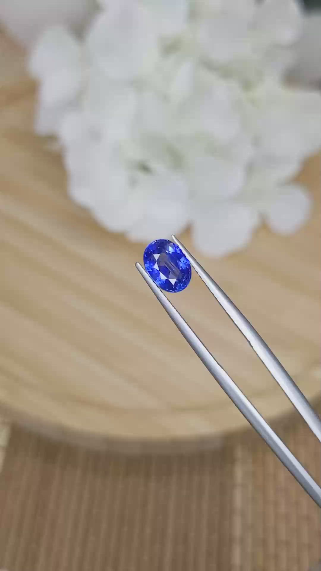 1.75 Ct. Blue Sapphire from Ceylon (Sri Lanka) Size Video