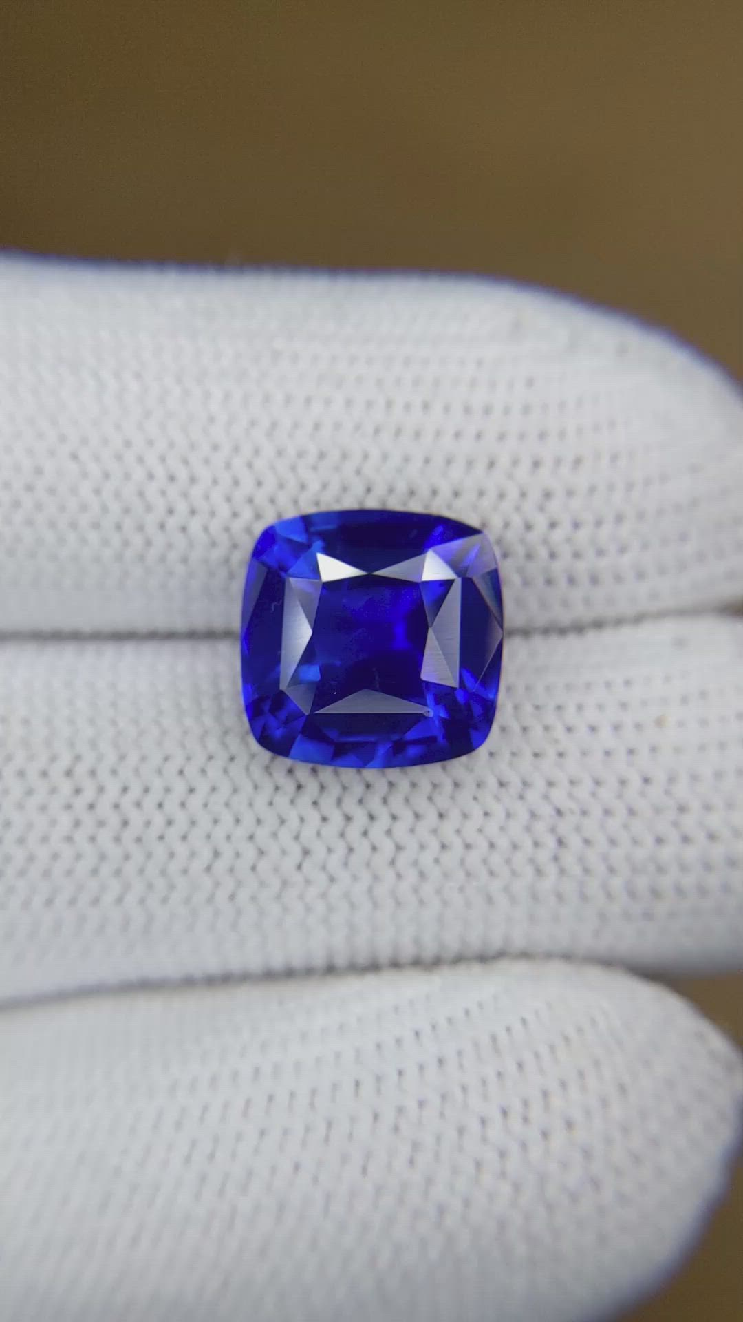 6.64 Ct. Blue Sapphire from Ceylon (Sri Lanka) Size Video
