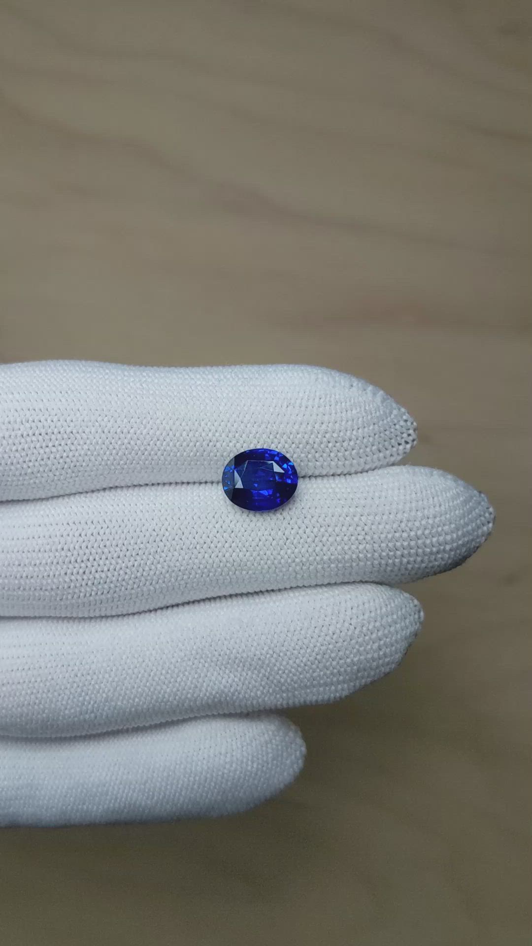 4.10 Ct. Blue Sapphire from Ceylon (Sri Lanka) Size Video