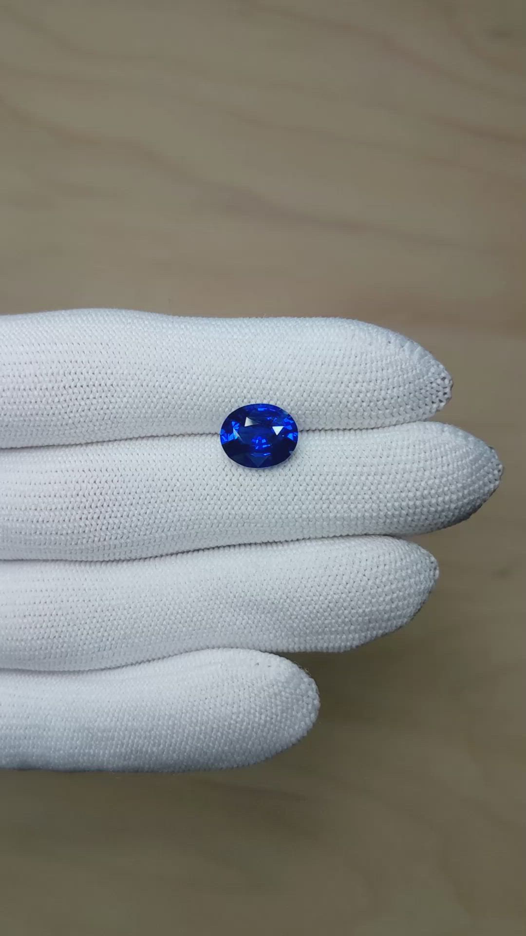 3.52 Ct. Blue Sapphire from Ceylon (Sri Lanka) Size Video