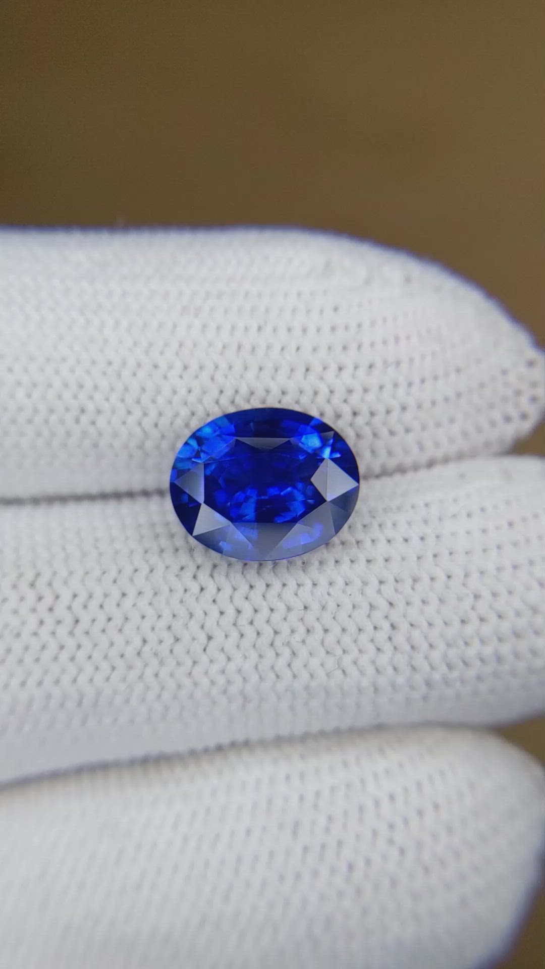 3.52 Ct. Blue Sapphire from Ceylon (Sri Lanka) Size Video