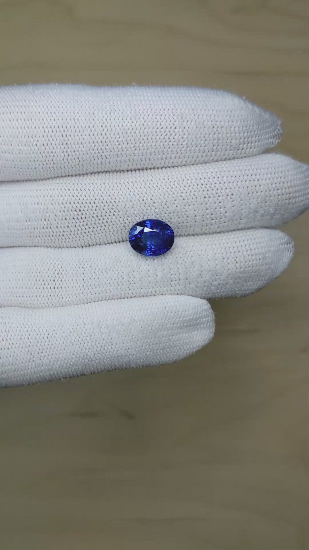 5.09 Ct. Blue Sapphire from Ceylon (Sri Lanka) Size Video