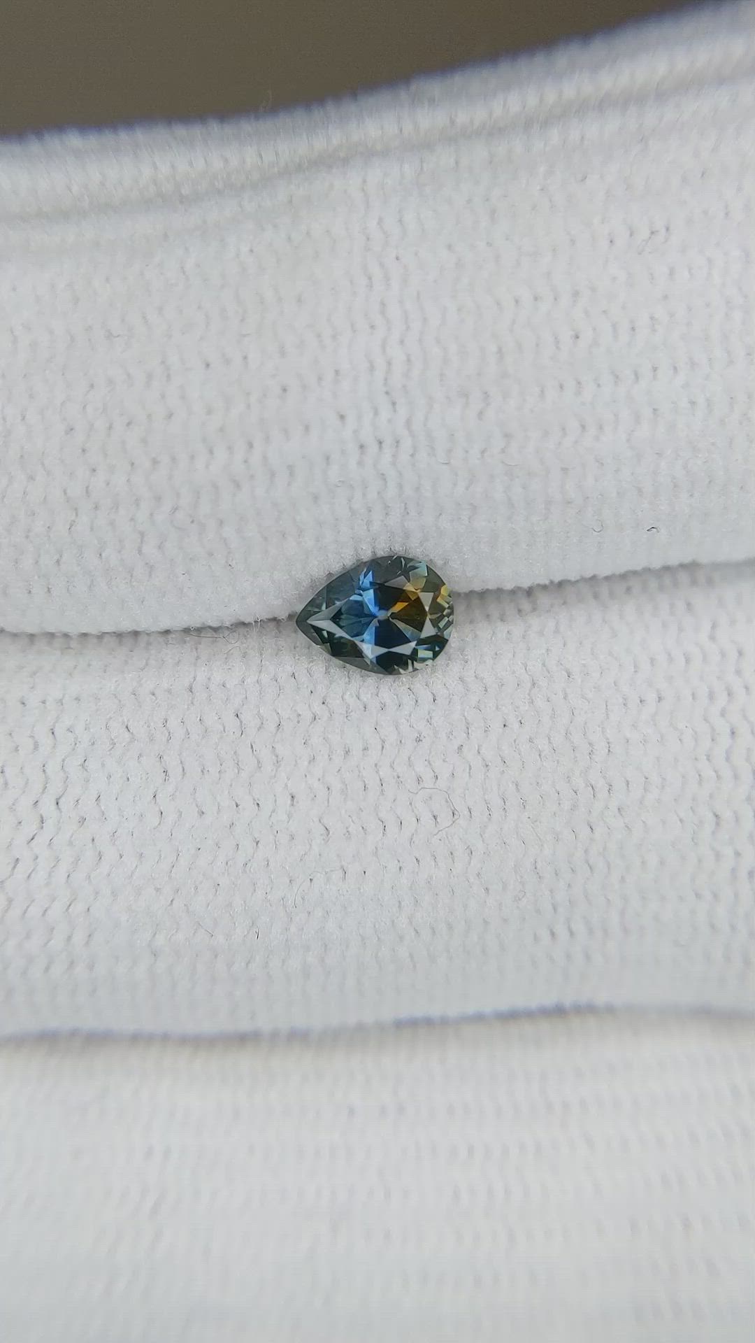 0.51 Ct. Bi Color Sapphire from Montana Size Video