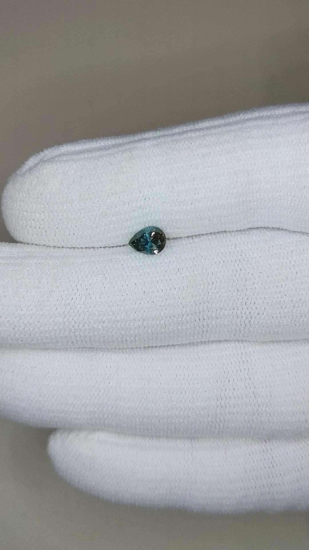 0.51 Ct. Bi Color Sapphire from Montana Size Video