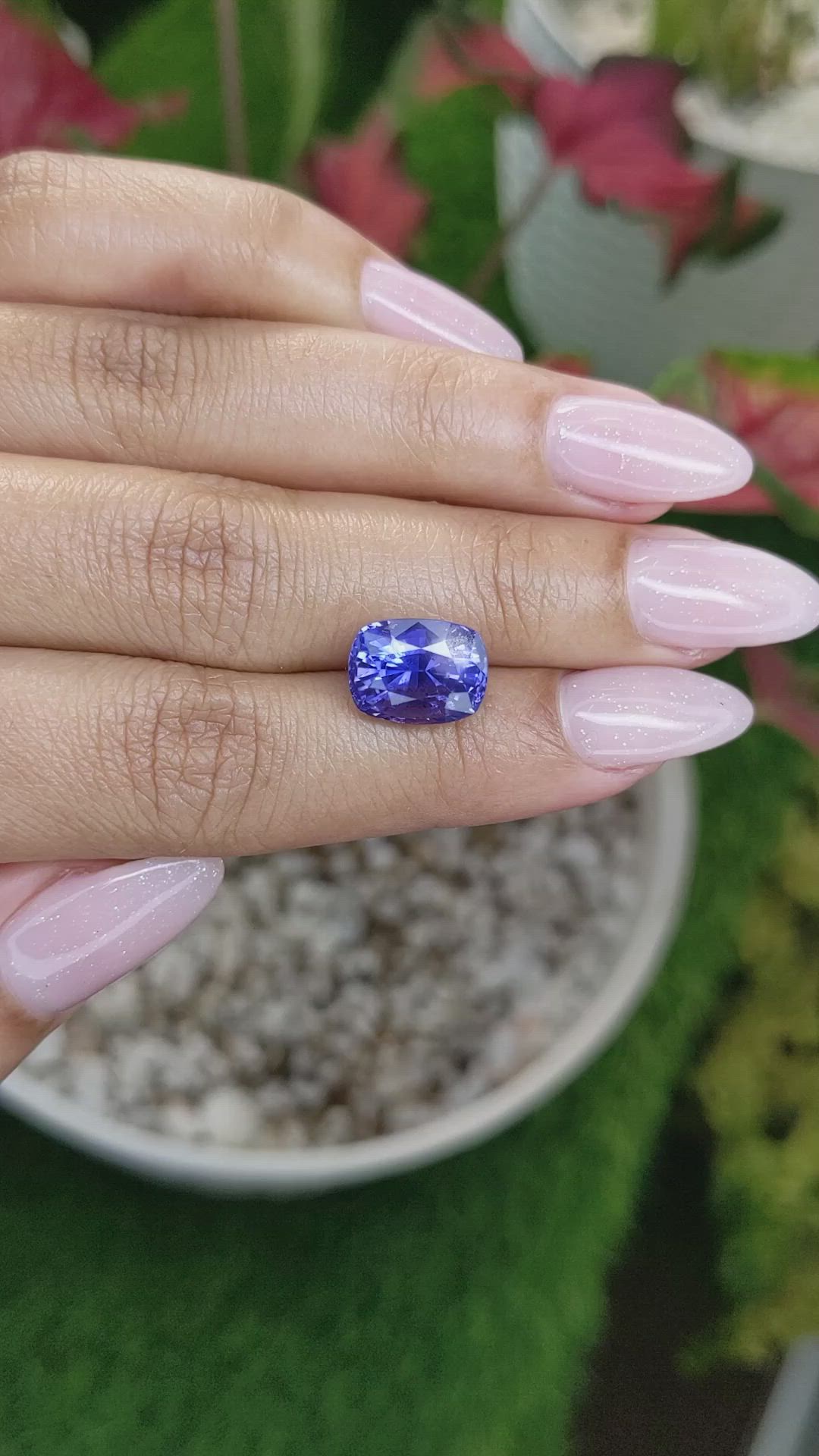 7.04 Ct. Purplish Blue Sapphire from Ceylon (Sri Lanka) Size Video