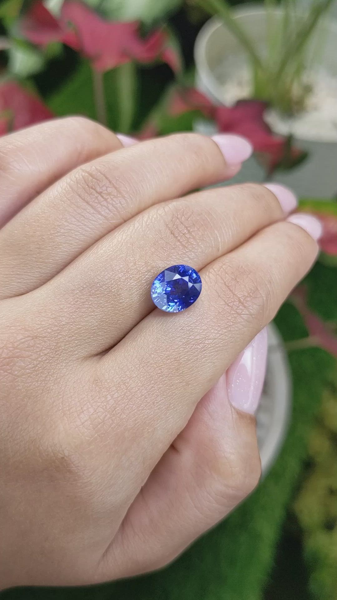 5.64 Ct. Blue Sapphire from Ceylon (Sri Lanka) Size Video