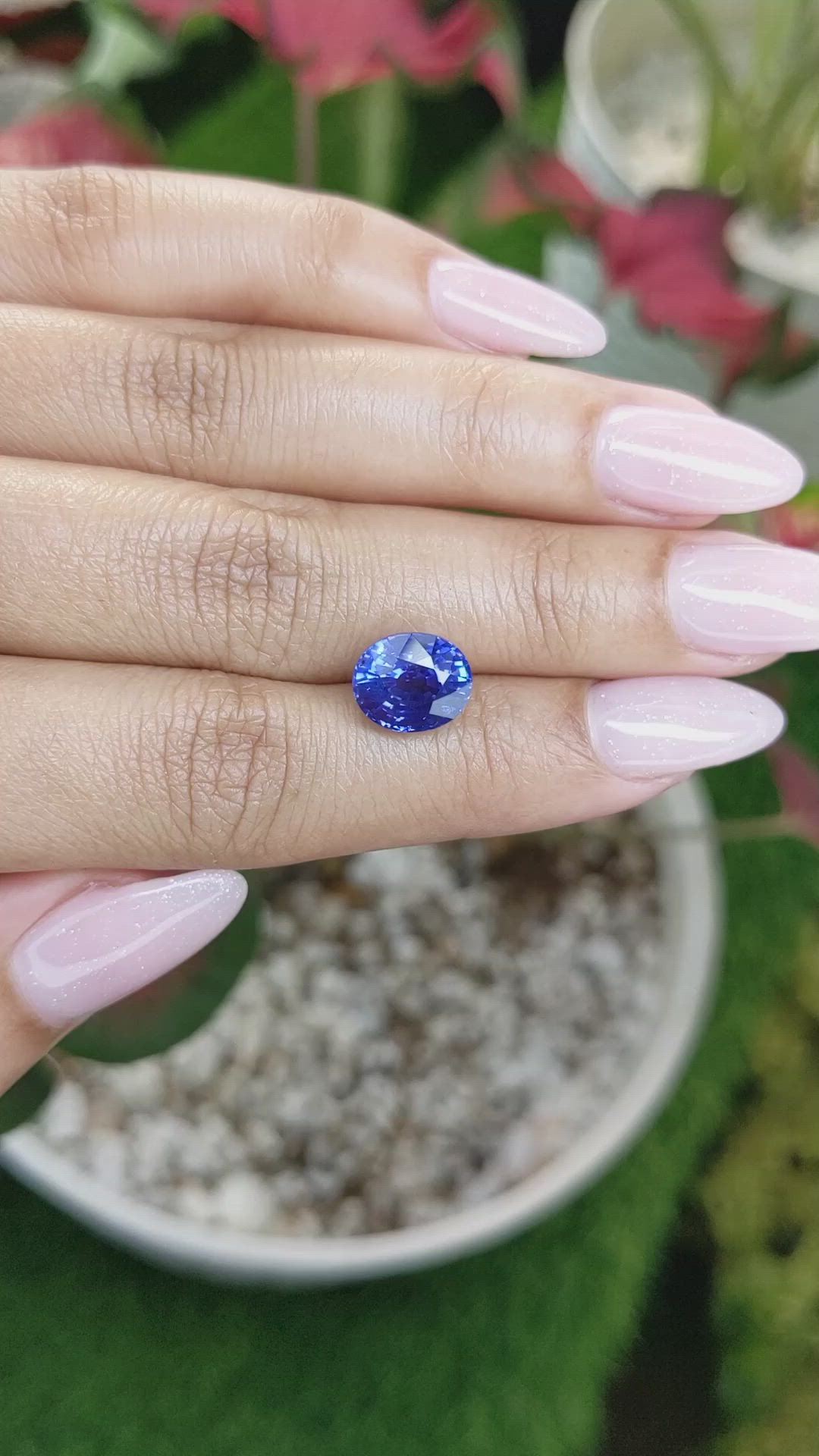 5.64 Ct. Blue Sapphire from Ceylon (Sri Lanka) Size Video