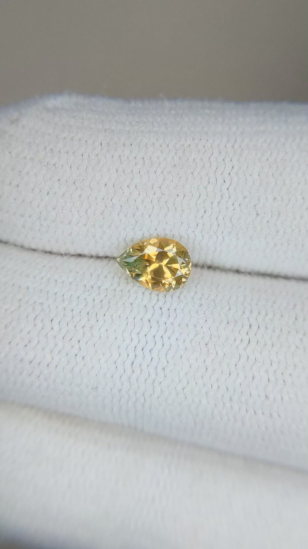 0.65 Ct. Bi Color Sapphire from Montana Size Video