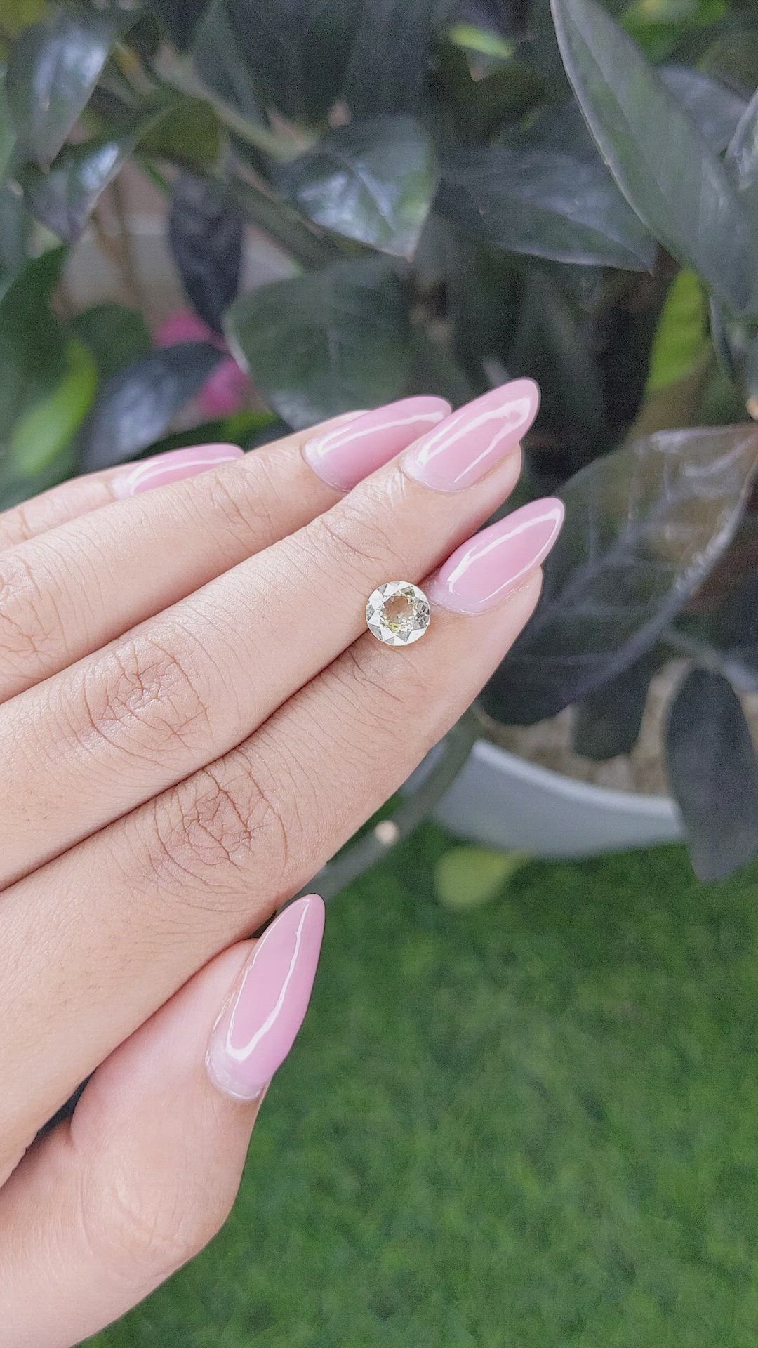 1.11 Ct. Yellow Sapphire from Ceylon (Sri Lanka) Size Video