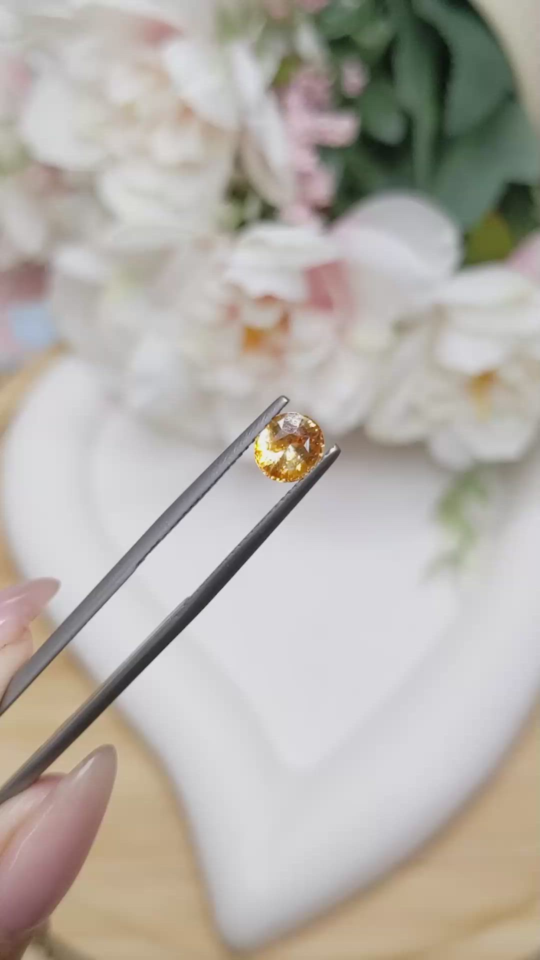 1.19 Ct. Yellowish Orange Sapphire from Ceylon (Sri Lanka) Size Video