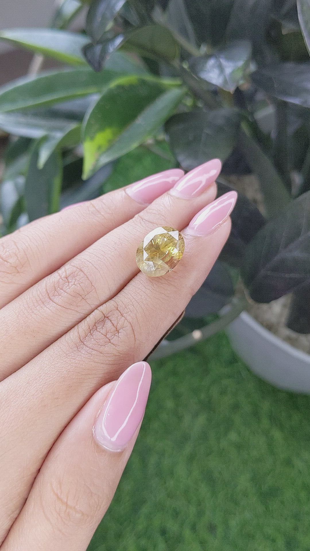 11.16 Ct. Yellow Sapphire from Ceylon (Sri Lanka) Size Video