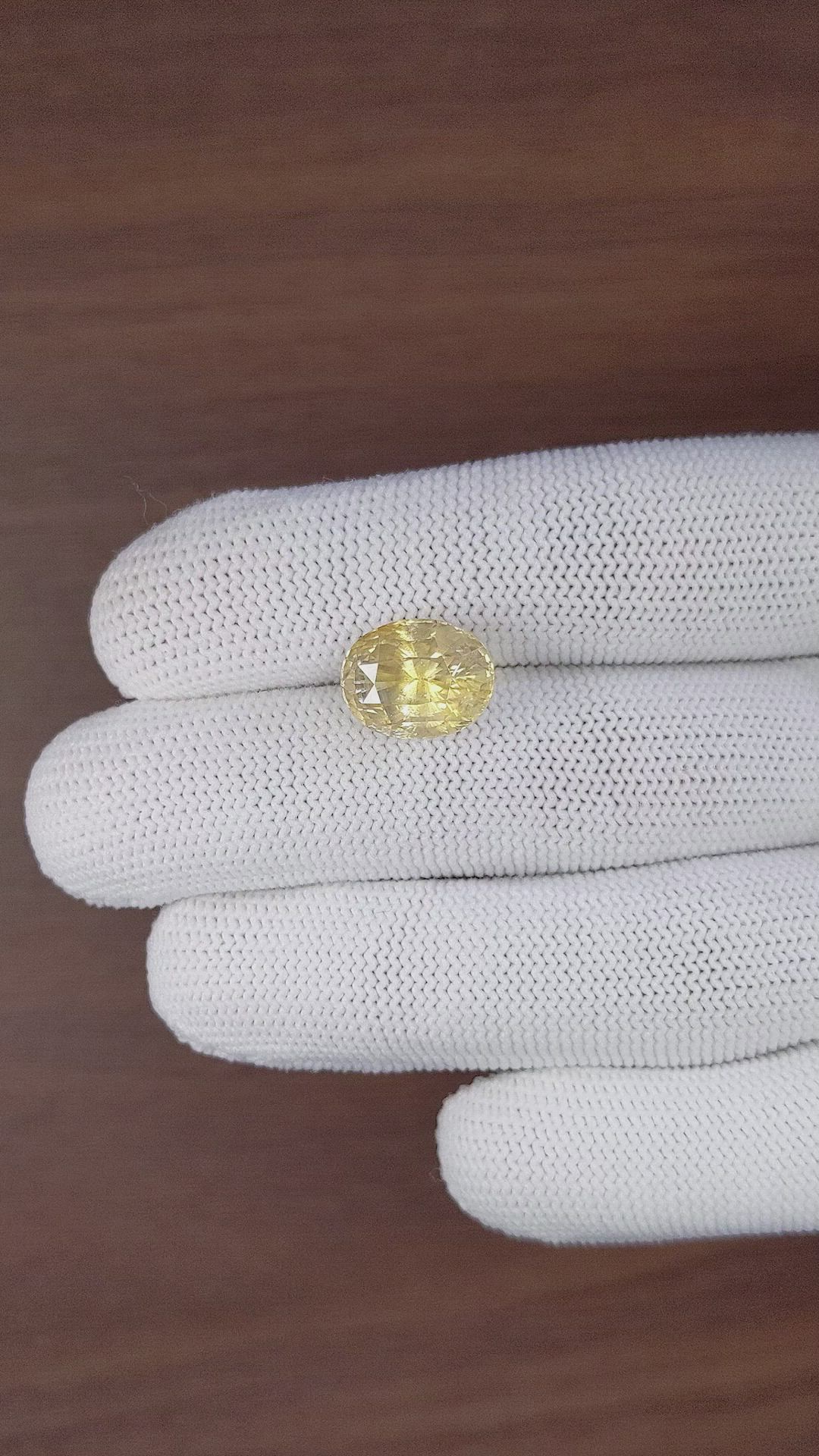 11.16 Ct. Yellow Sapphire from Ceylon (Sri Lanka) Size Video